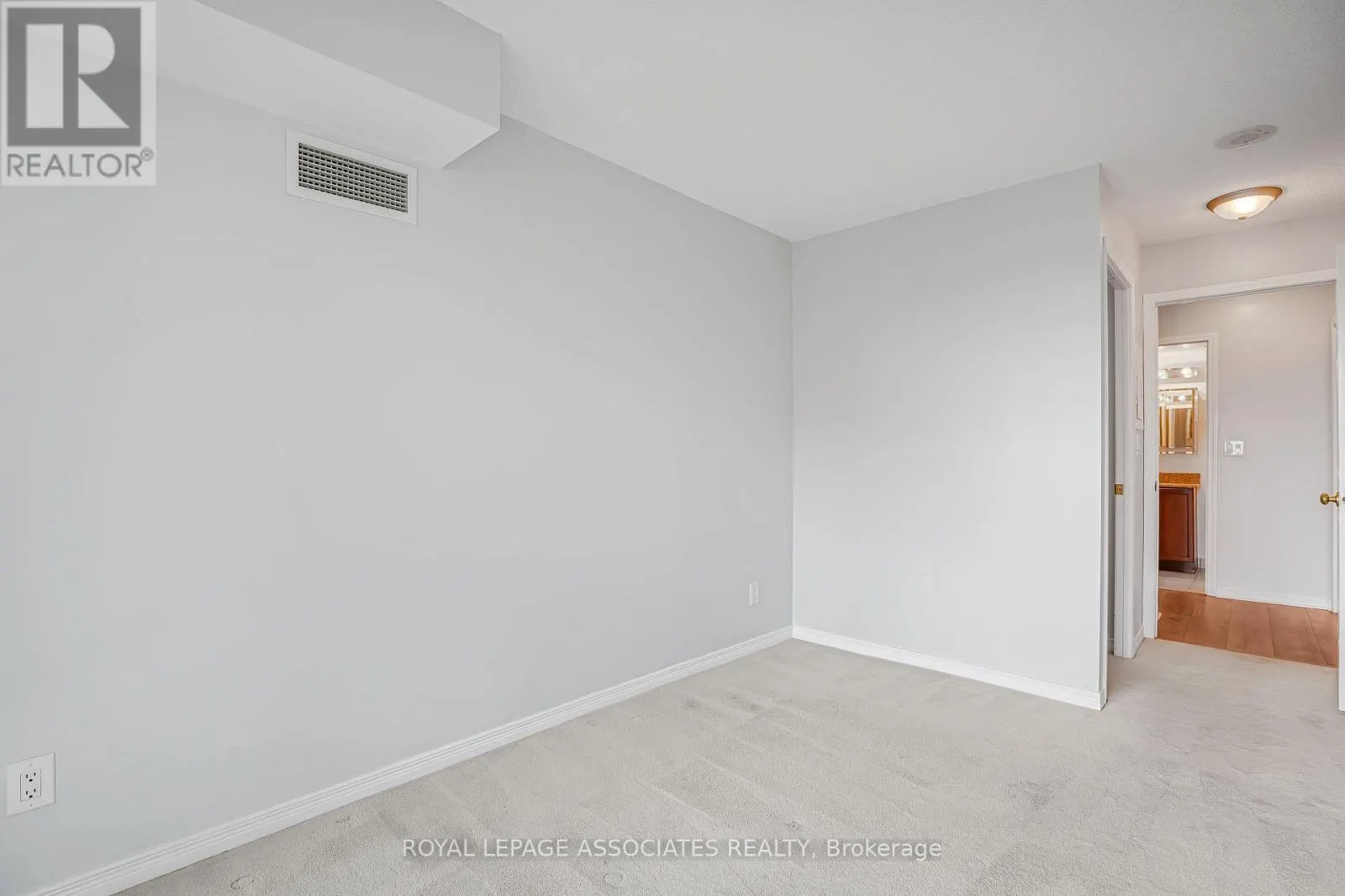 715 - 185 ONEIDA CRESCENT