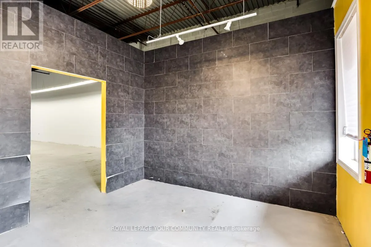 4 - 255 INDUSTRIAL PARKWAY S