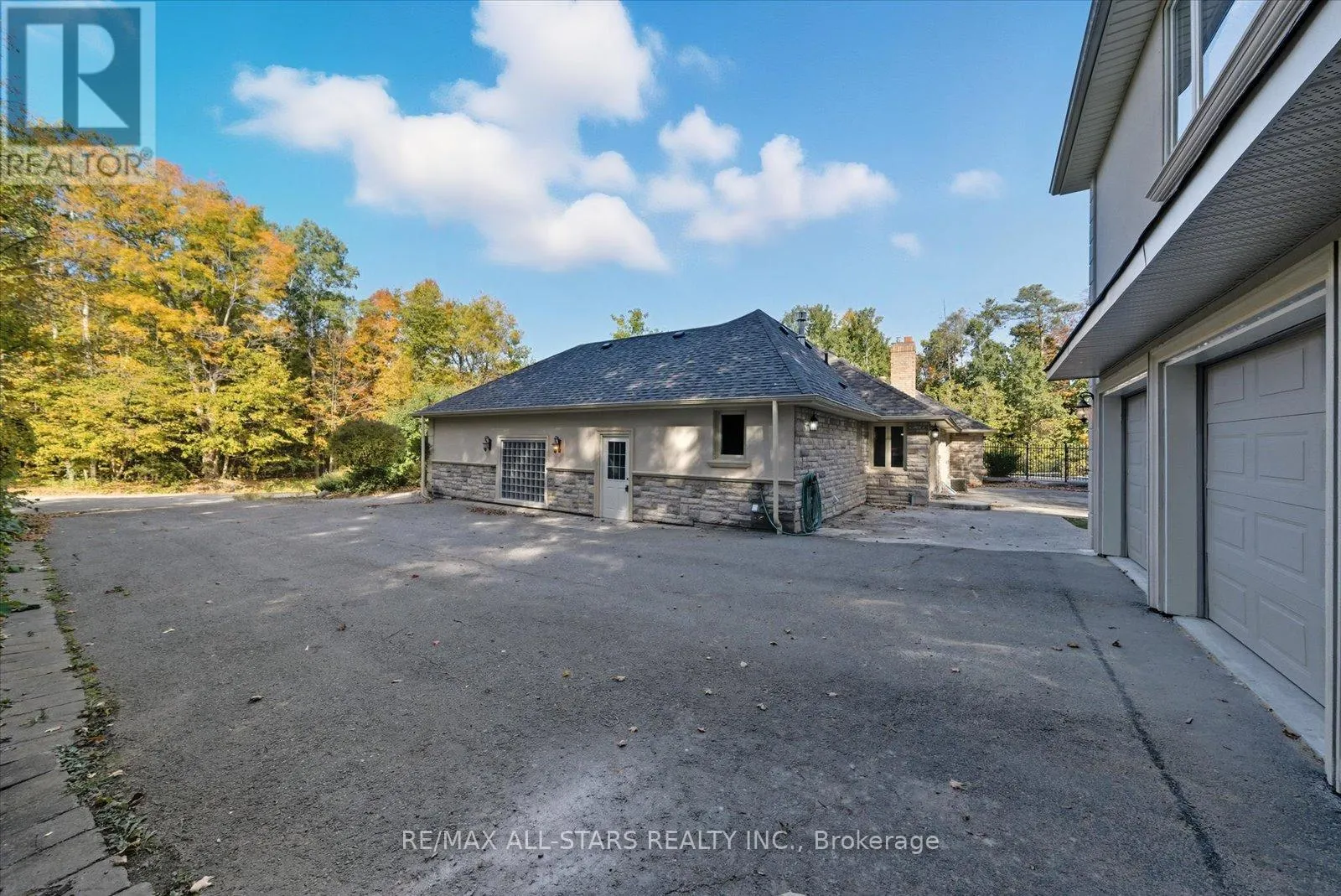 40 ALGONQUIN FOREST DRIVE