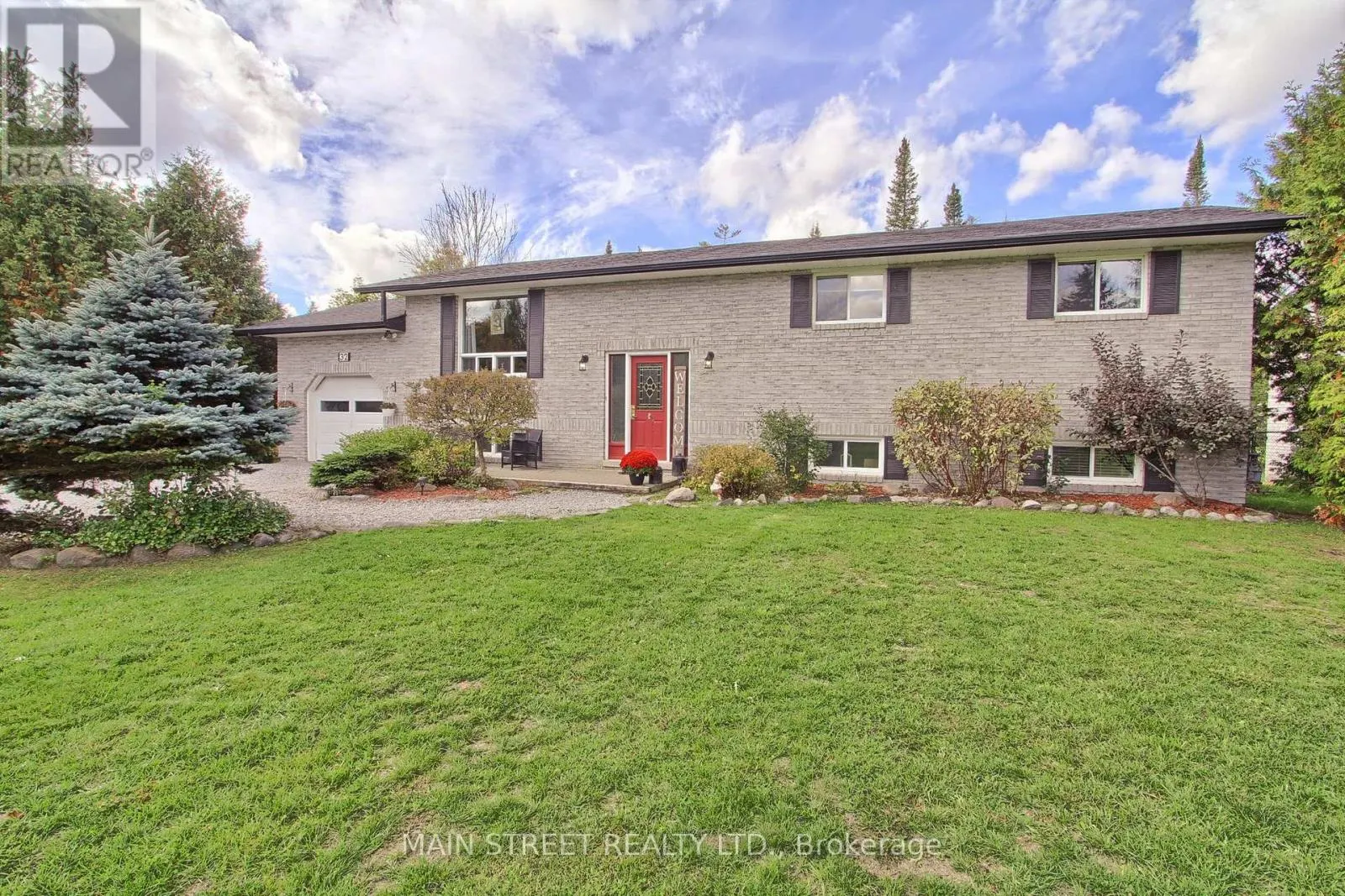 32 BEAVERDALE CRESCENT