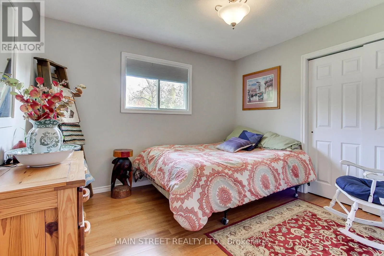 32 BEAVERDALE CRESCENT