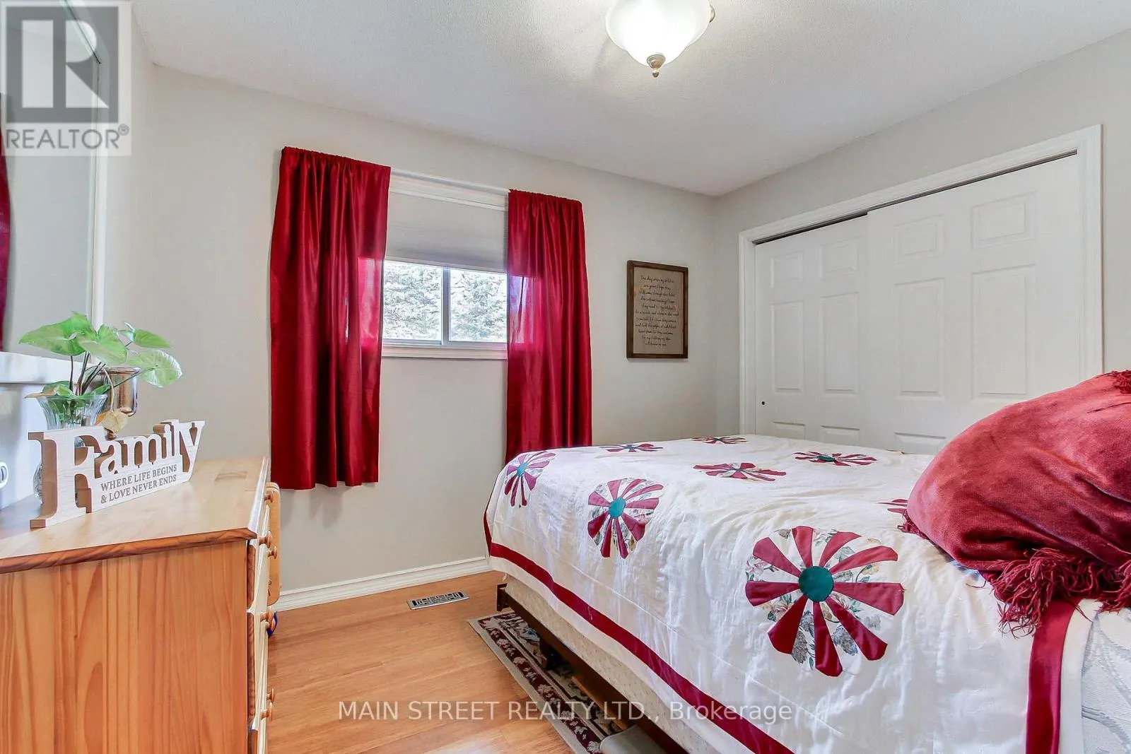 32 BEAVERDALE CRESCENT