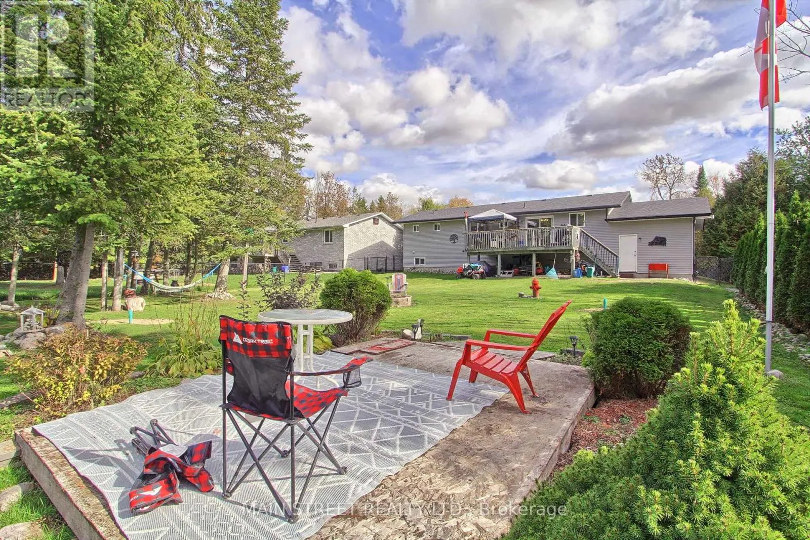 32 BEAVERDALE CRESCENT