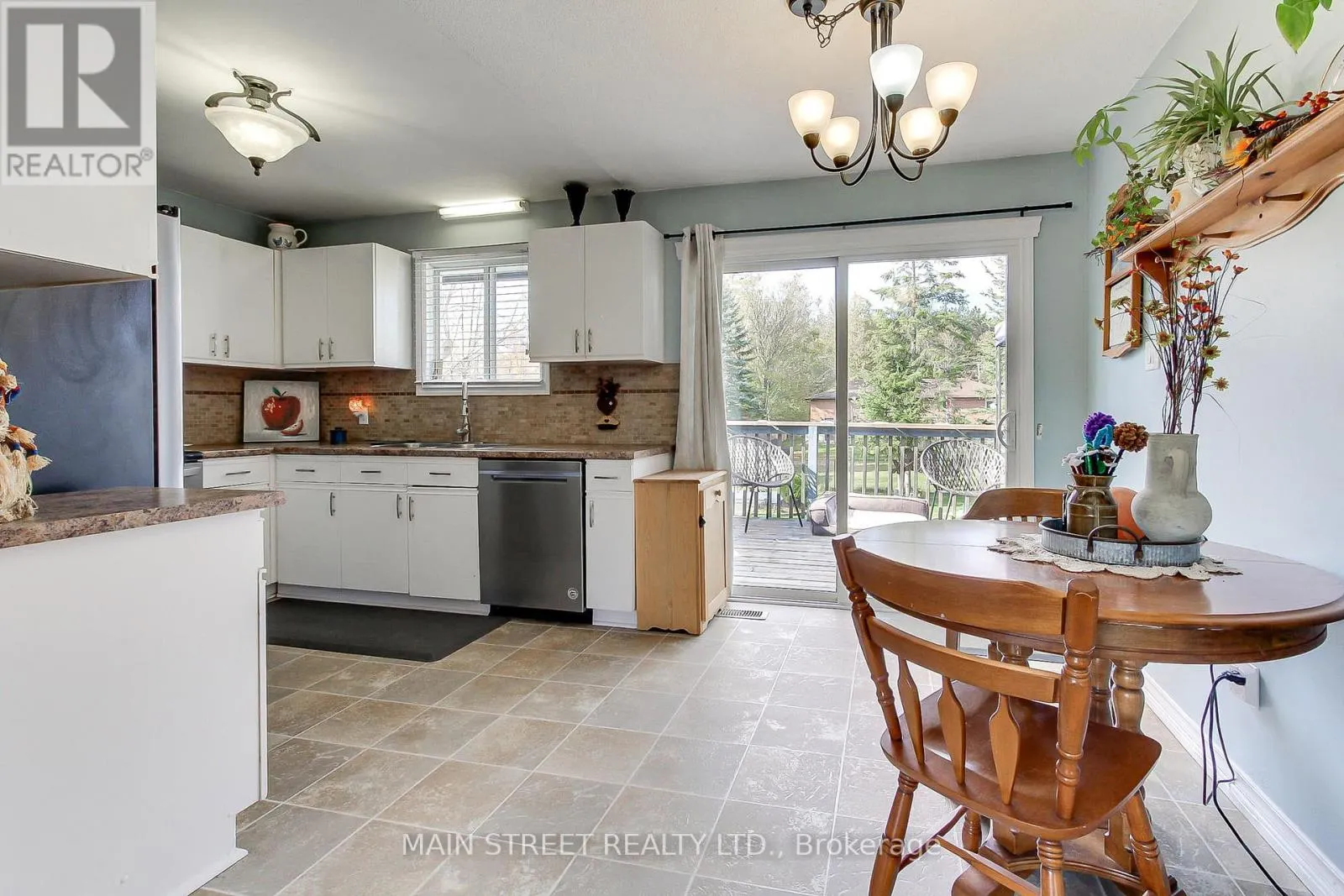 32 BEAVERDALE CRESCENT