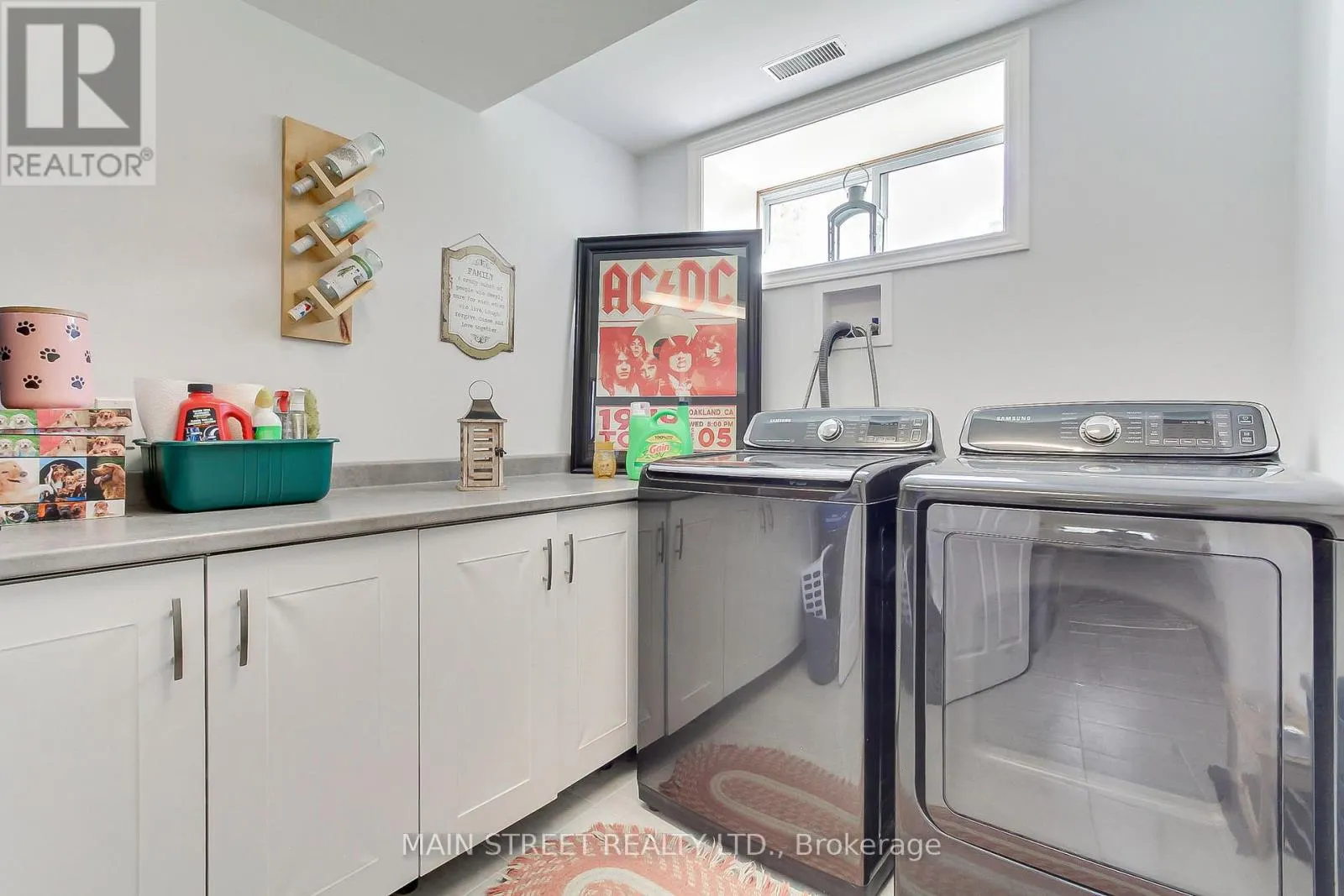 32 BEAVERDALE CRESCENT