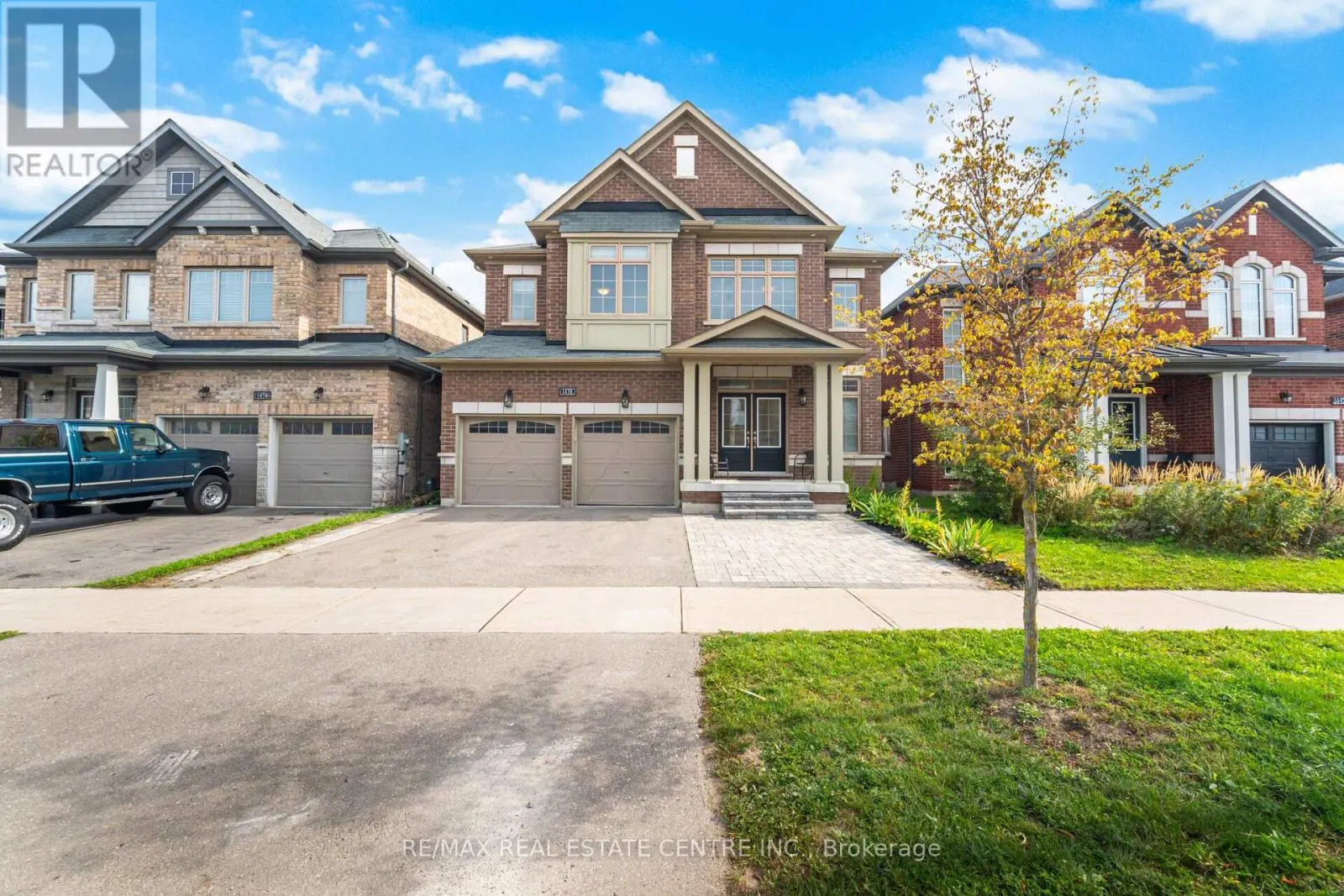 1438 MCROBERTS CRESCENT