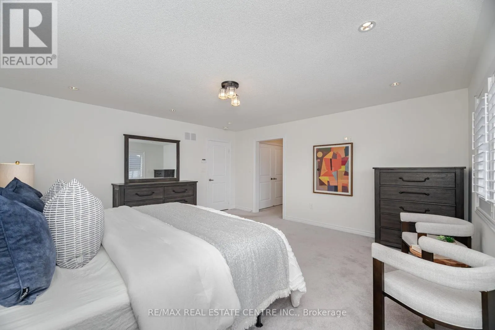 1438 MCROBERTS CRESCENT