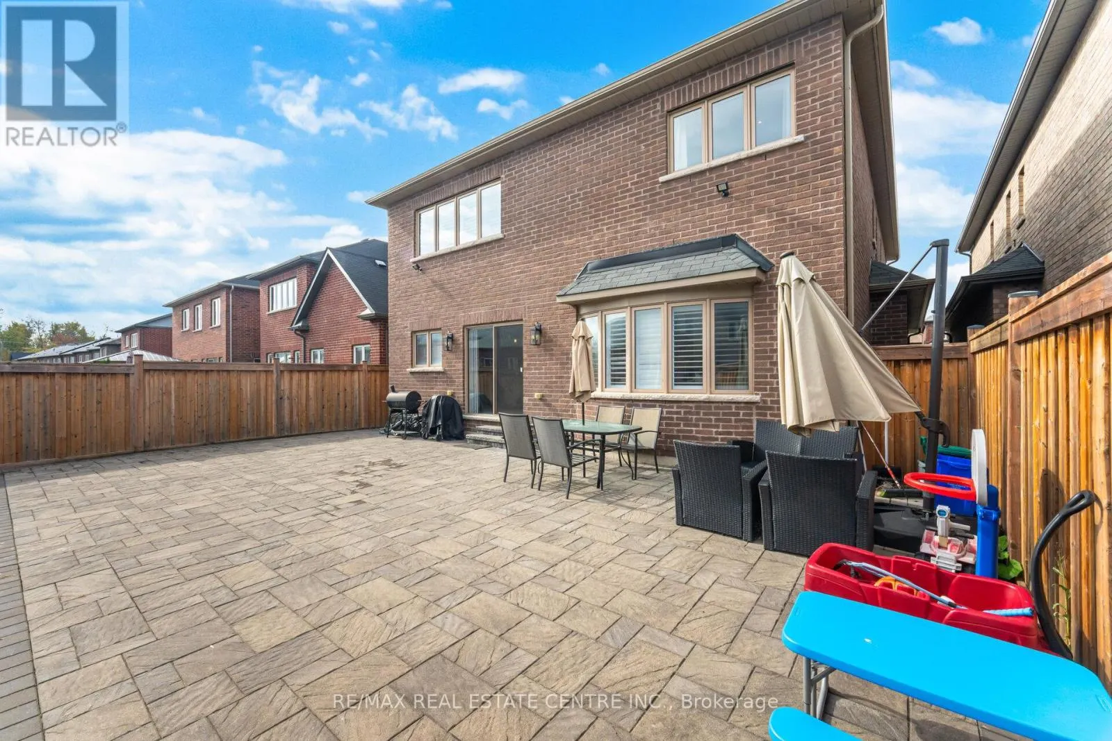 1438 MCROBERTS CRESCENT