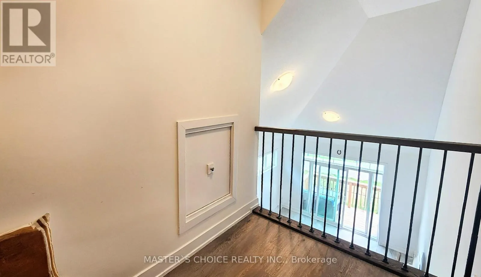 92 LYALL STOKES CIRCLE