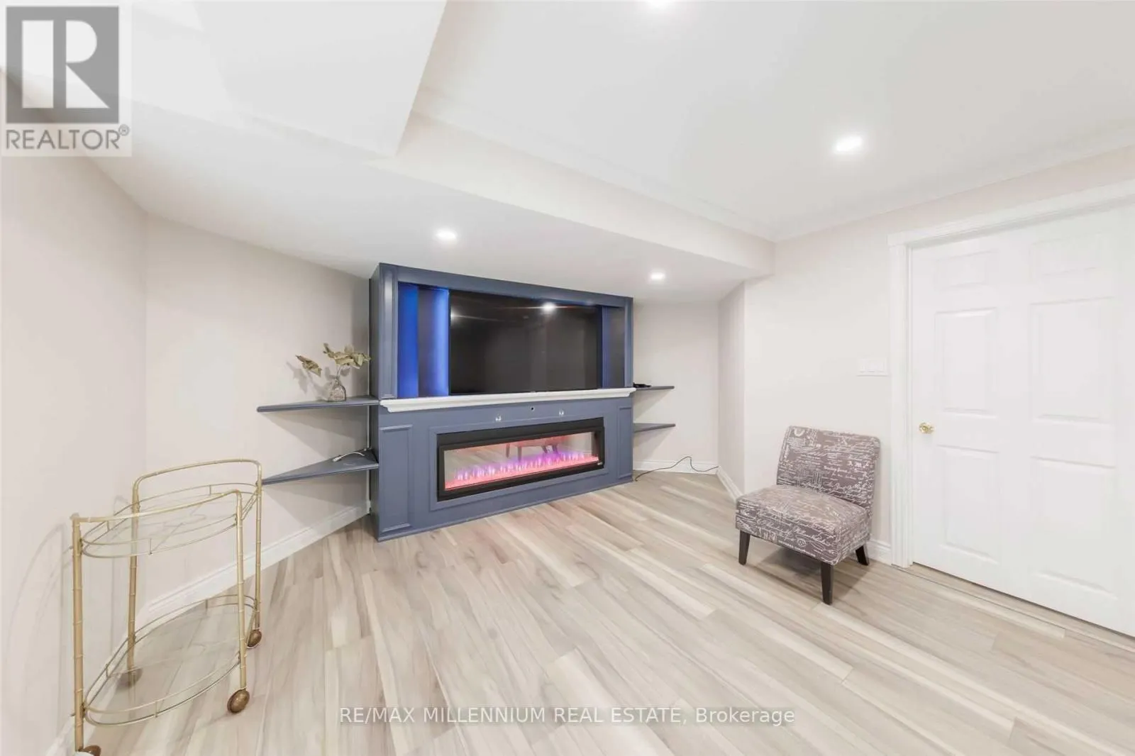 LOWER - 101 LOMA VISTA DRIVE