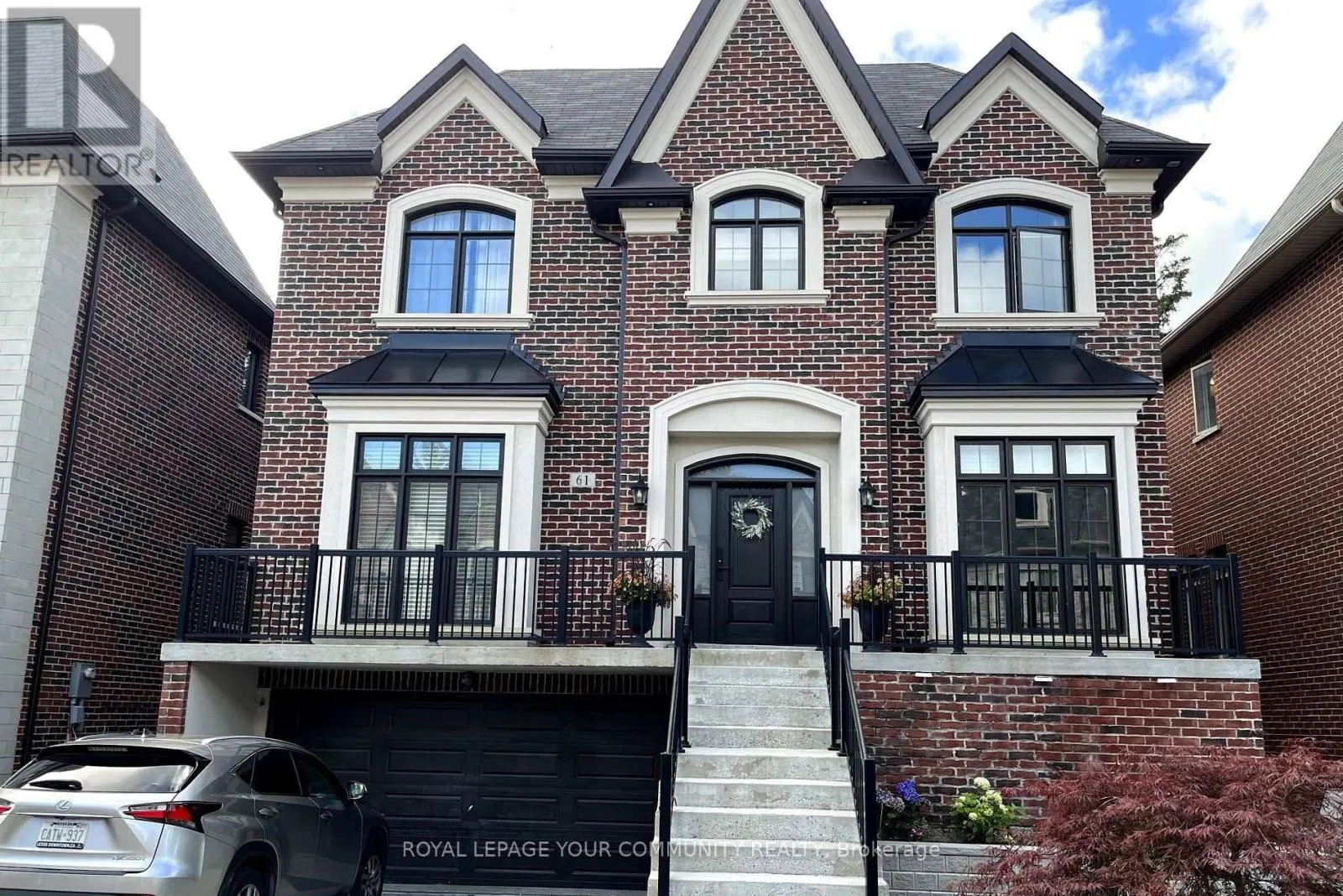 61 HEADWATER CRESCENT