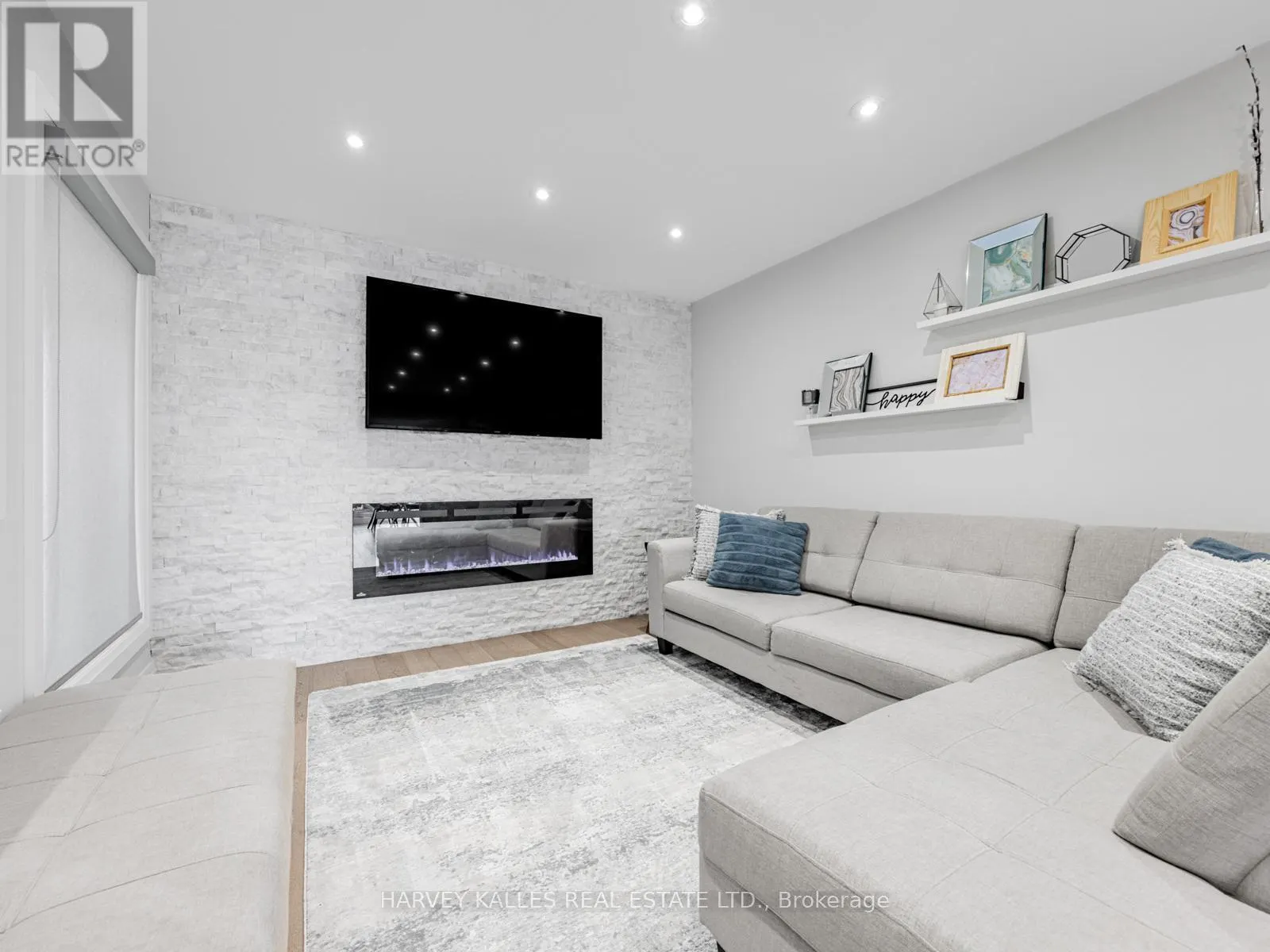 106 BAY HILL DRIVE