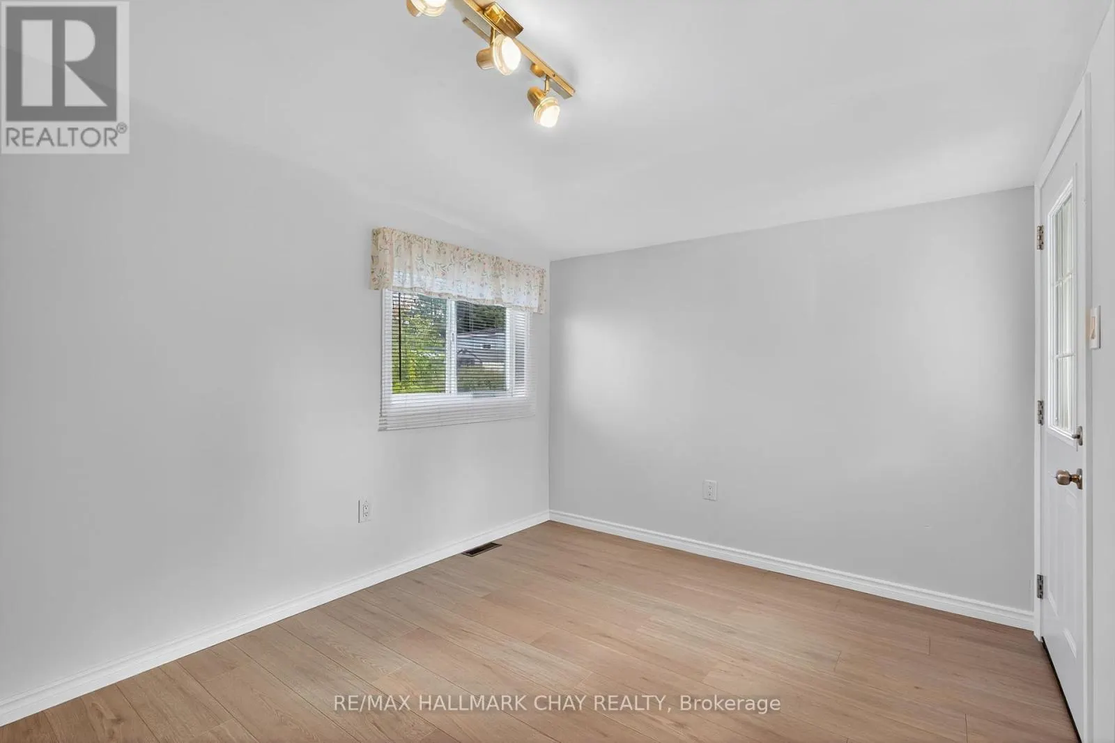 3 LINDEN LANE