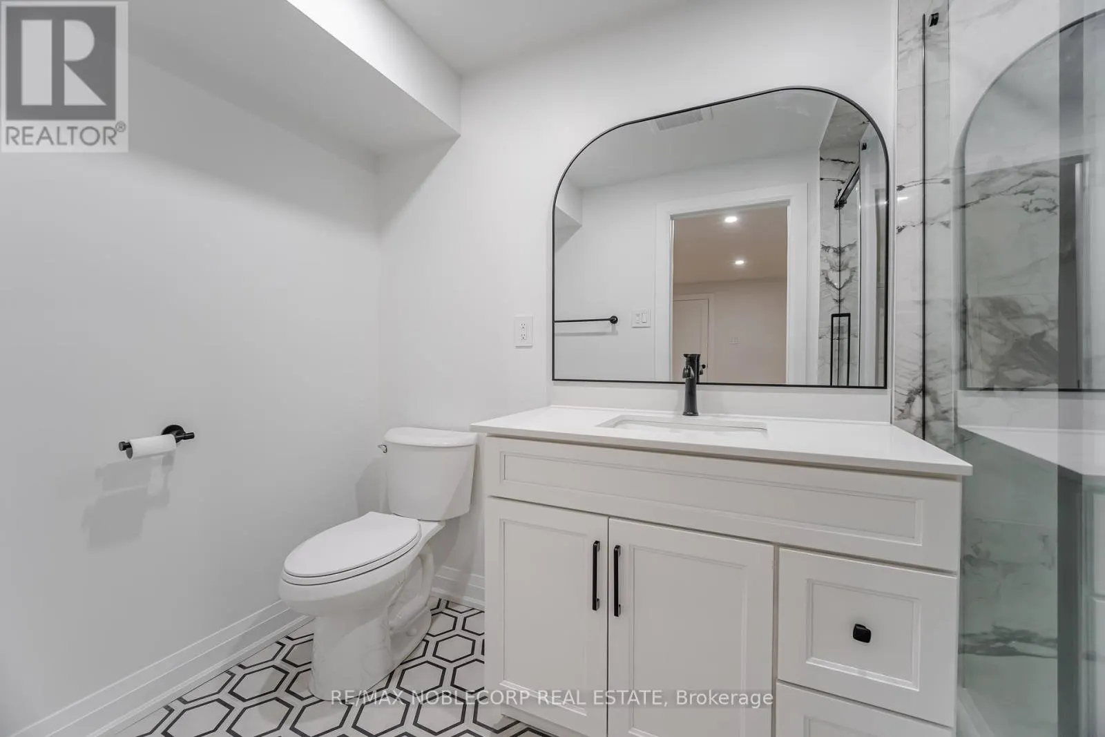 LOWER - 131 DUNSTAN CRESCENT