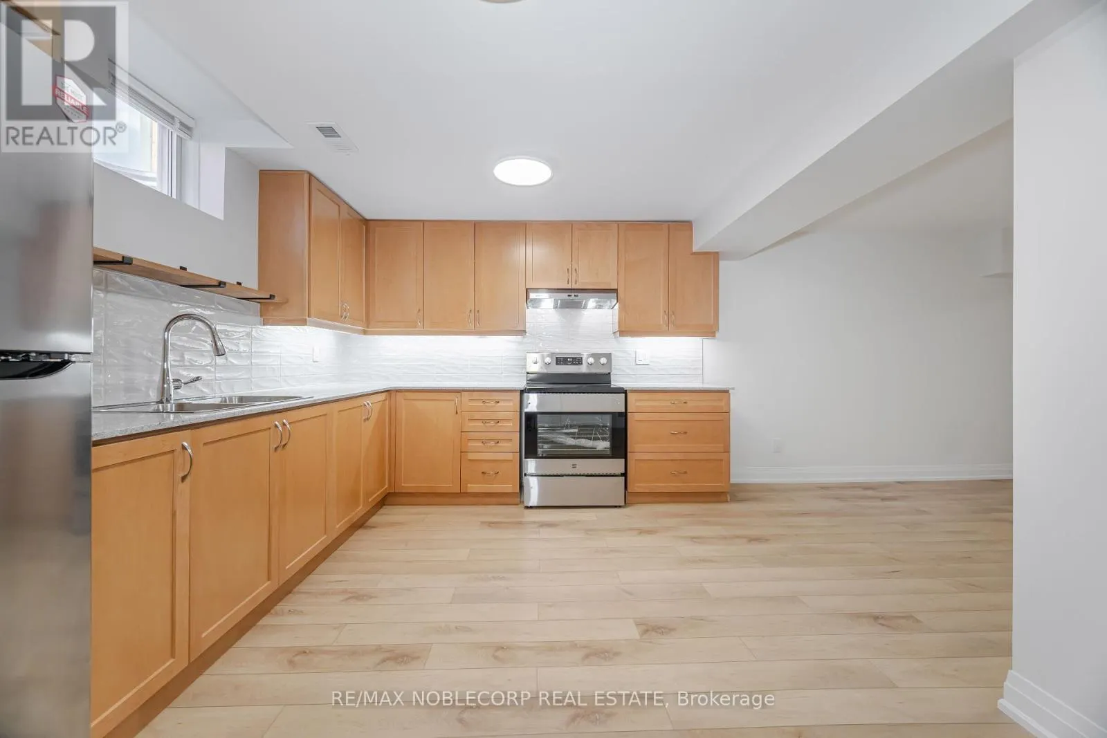 LOWER - 131 DUNSTAN CRESCENT