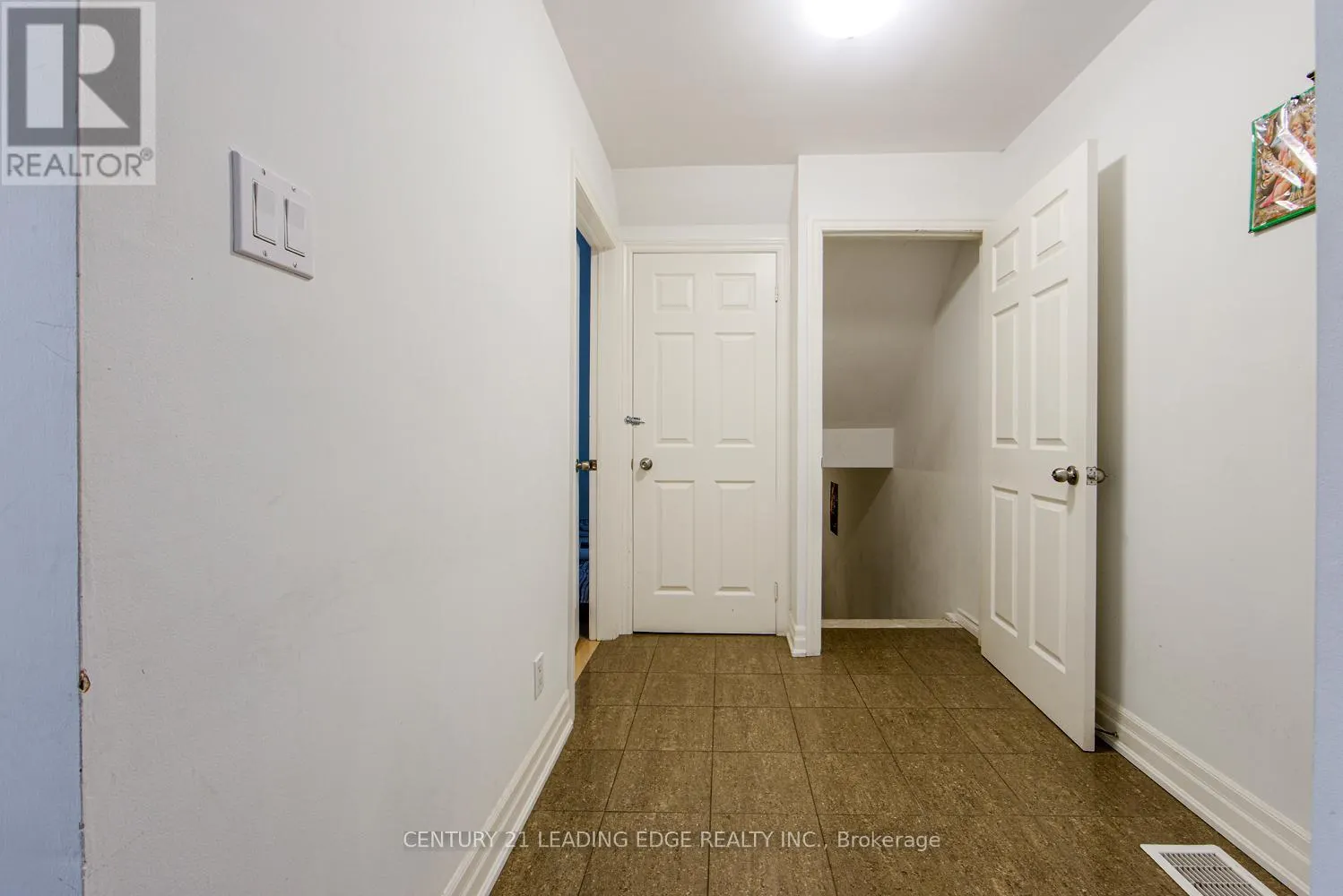 WALKOUT BASEMENT - 45 WALES AVENUE