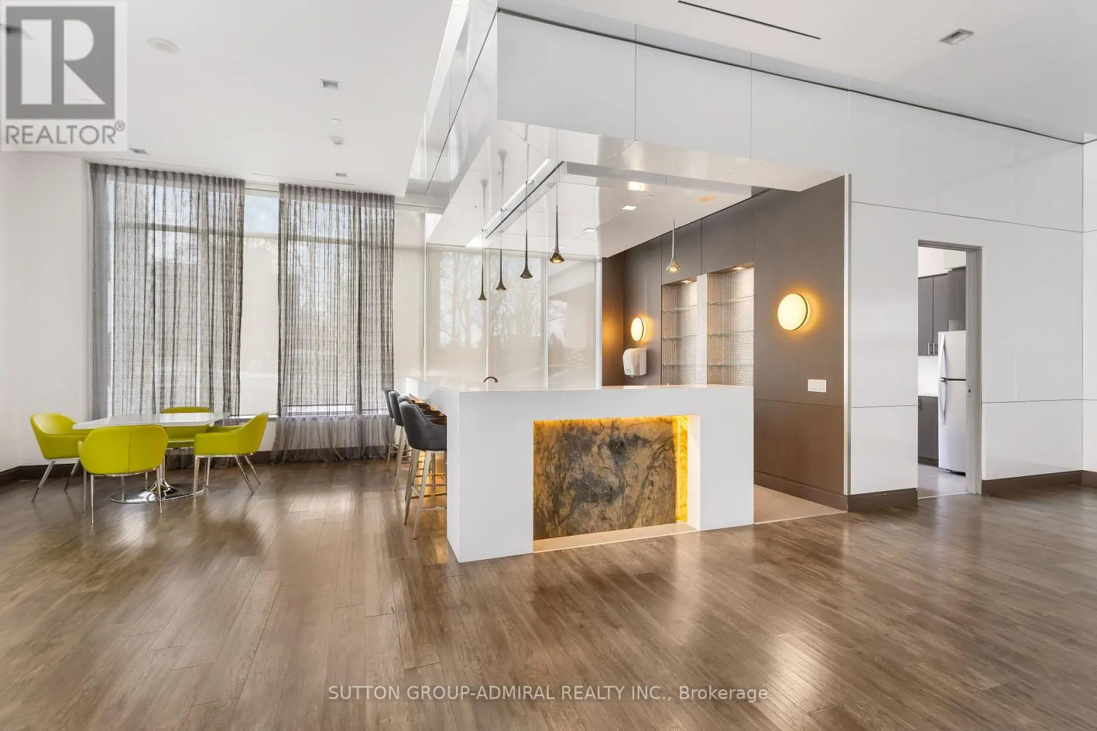 1610 - 7890 BATHURST STREET