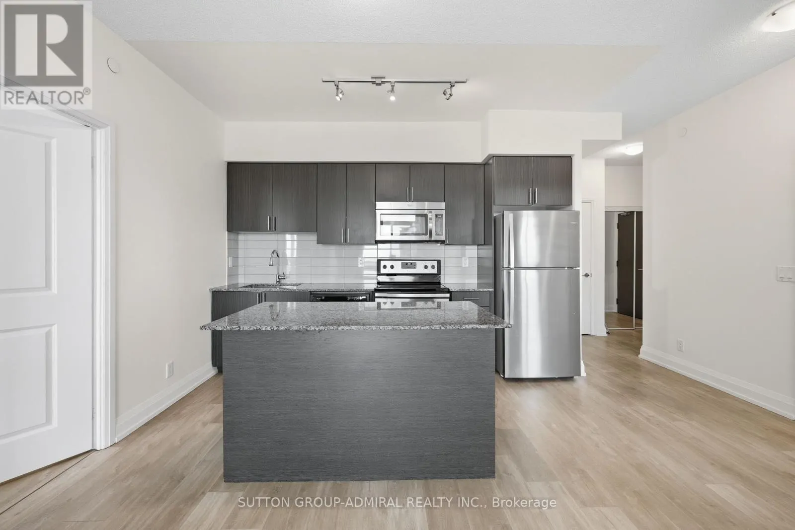 1610 - 7890 BATHURST STREET