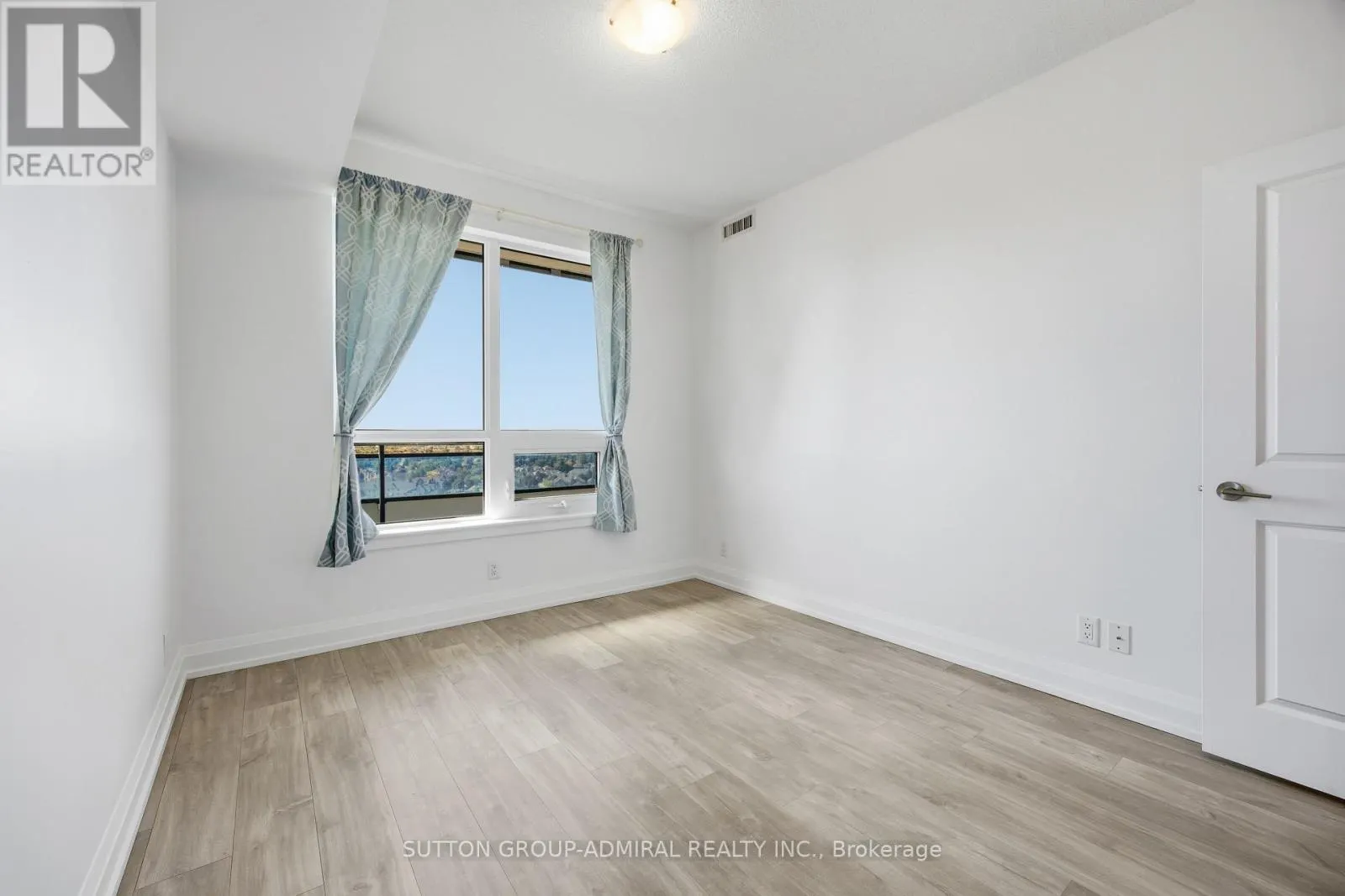 1610 - 7890 BATHURST STREET