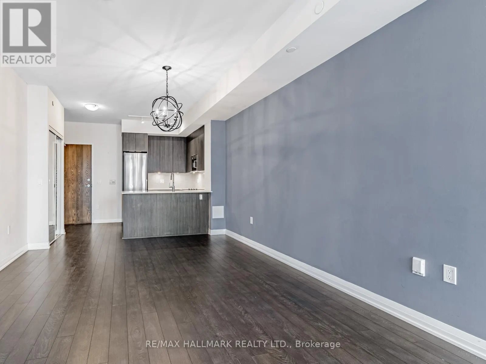 322 - 99 EAGLE ROCK WAY