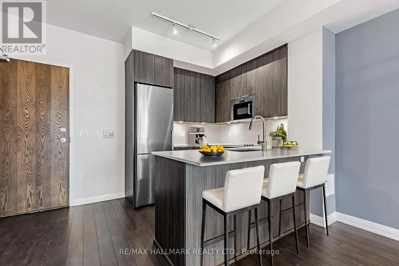 322 - 99 EAGLE ROCK WAY