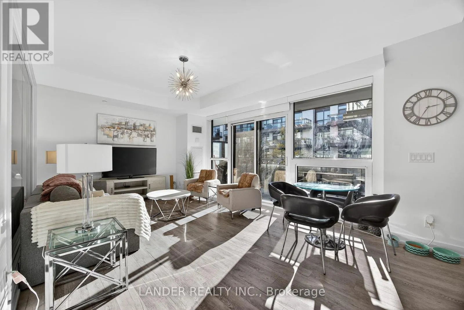 D233 - 333 SEA RAY AVENUE