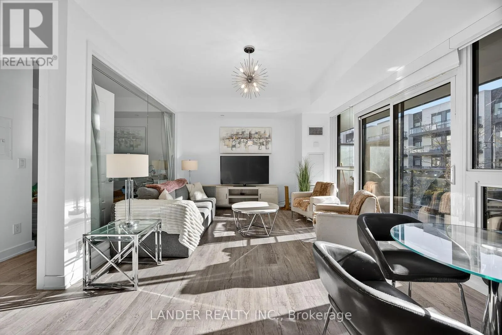 D233 - 333 SEA RAY AVENUE