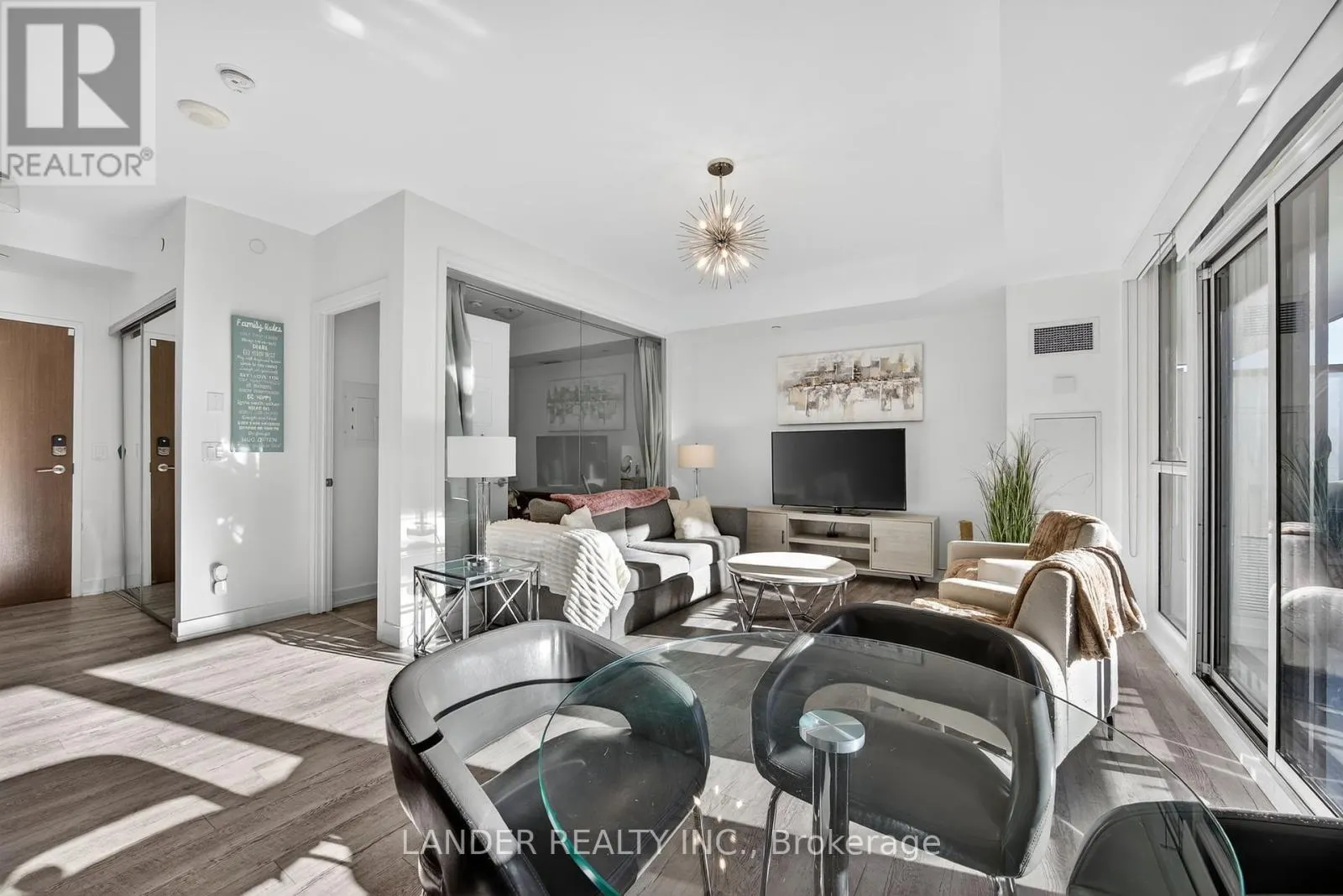 D233 - 333 SEA RAY AVENUE