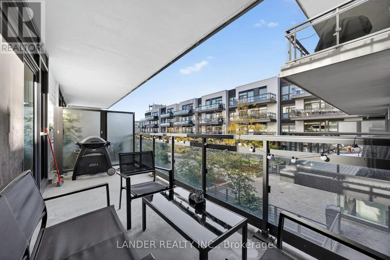 D233 - 333 SEA RAY AVENUE