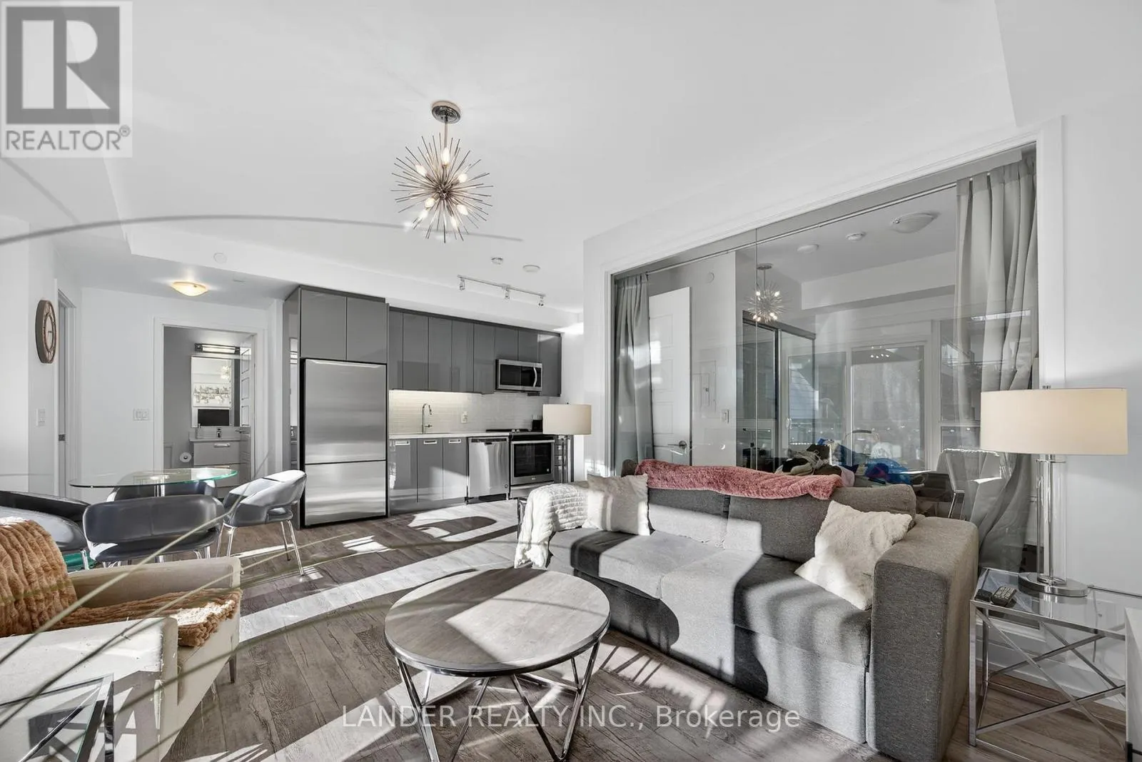 D233 - 333 SEA RAY AVENUE