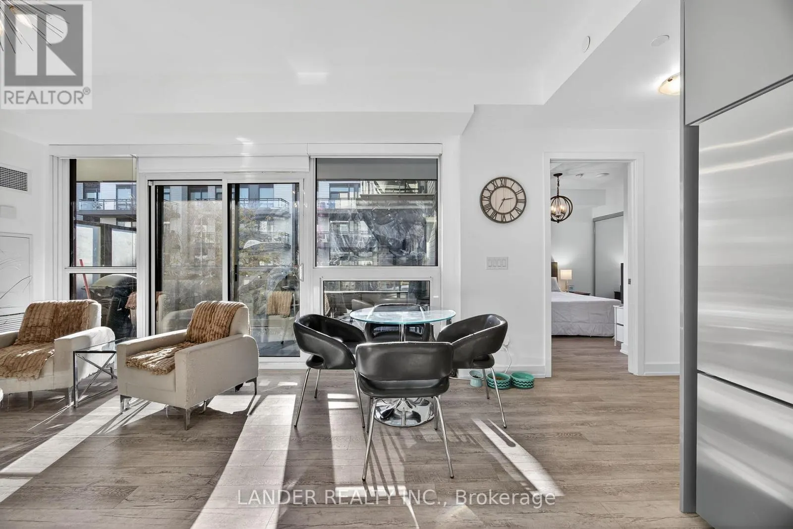D233 - 333 SEA RAY AVENUE
