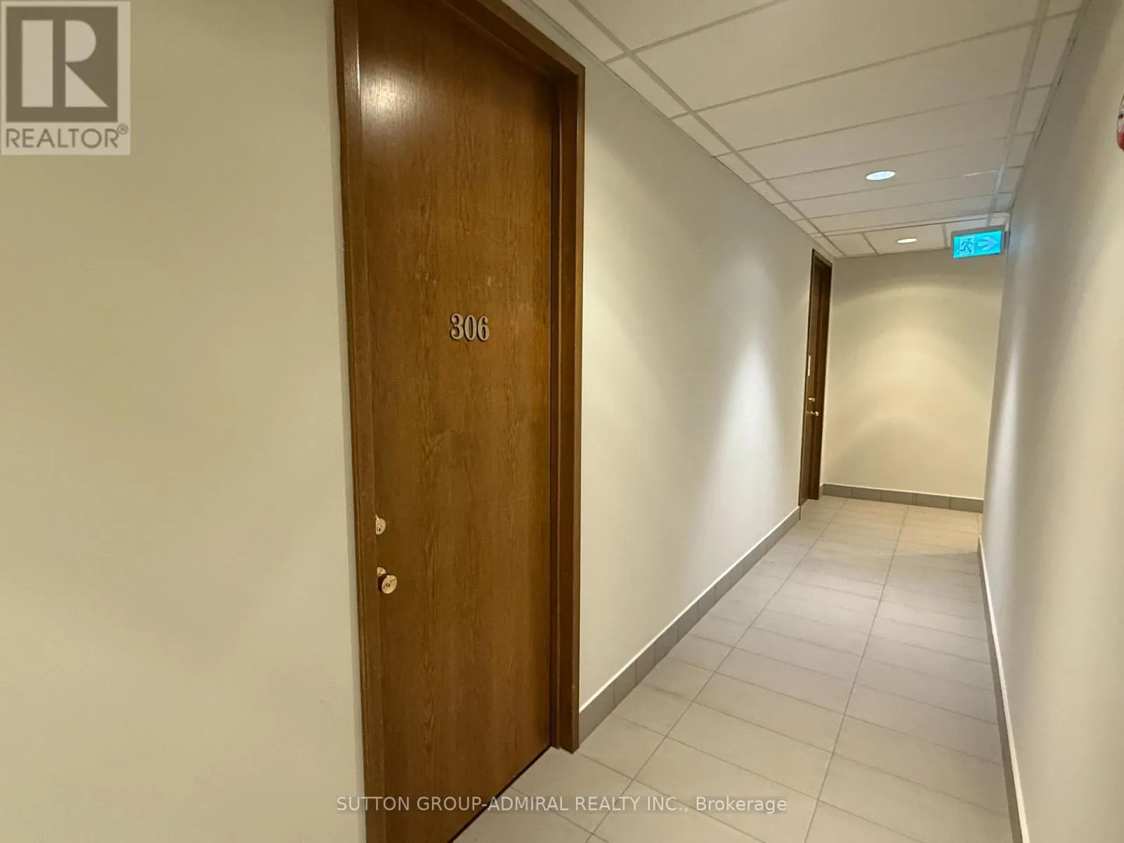 306 - 15 WERTHEIM COURT