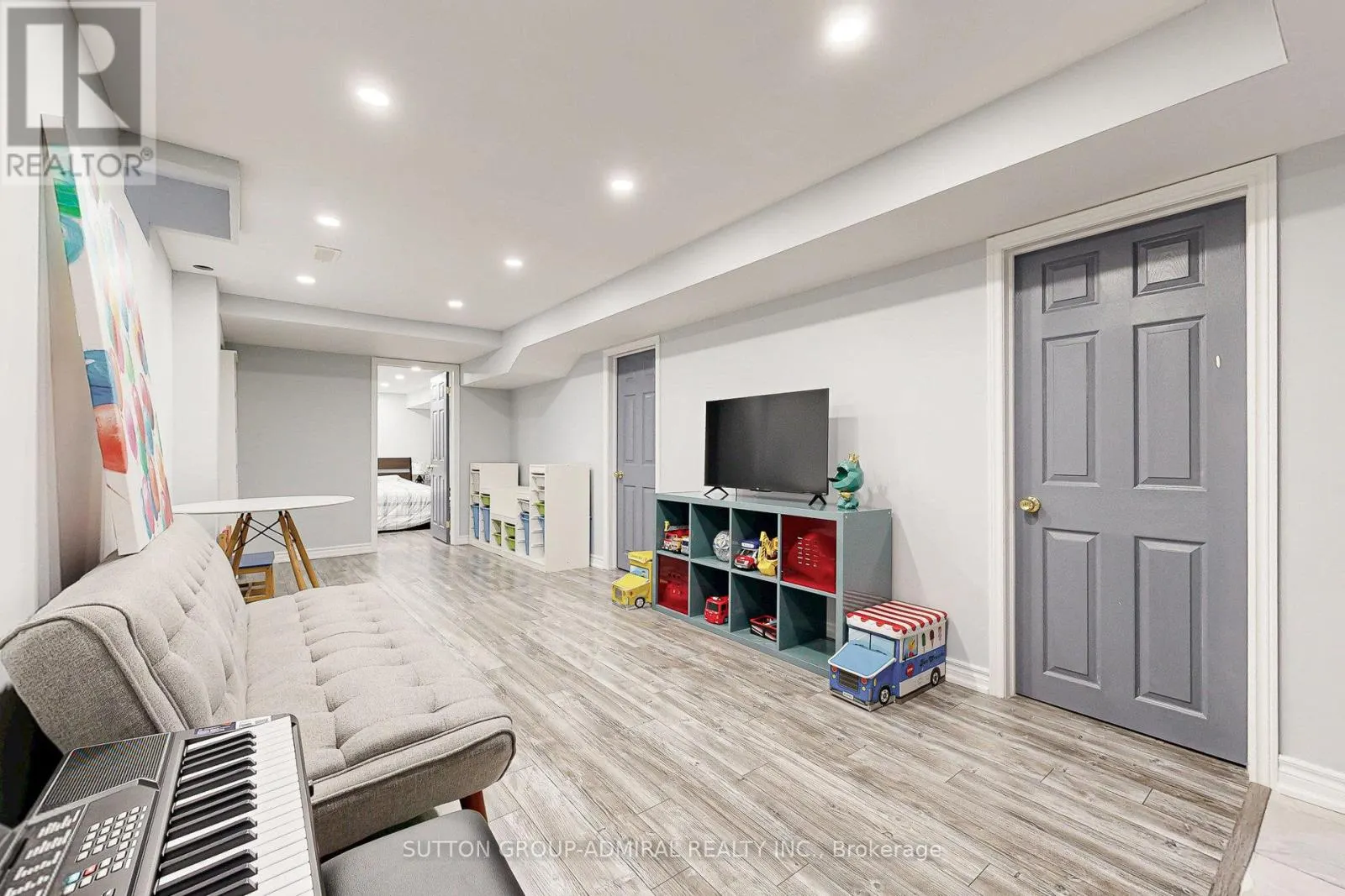 86 AUTUMN HILL BOULEVARD