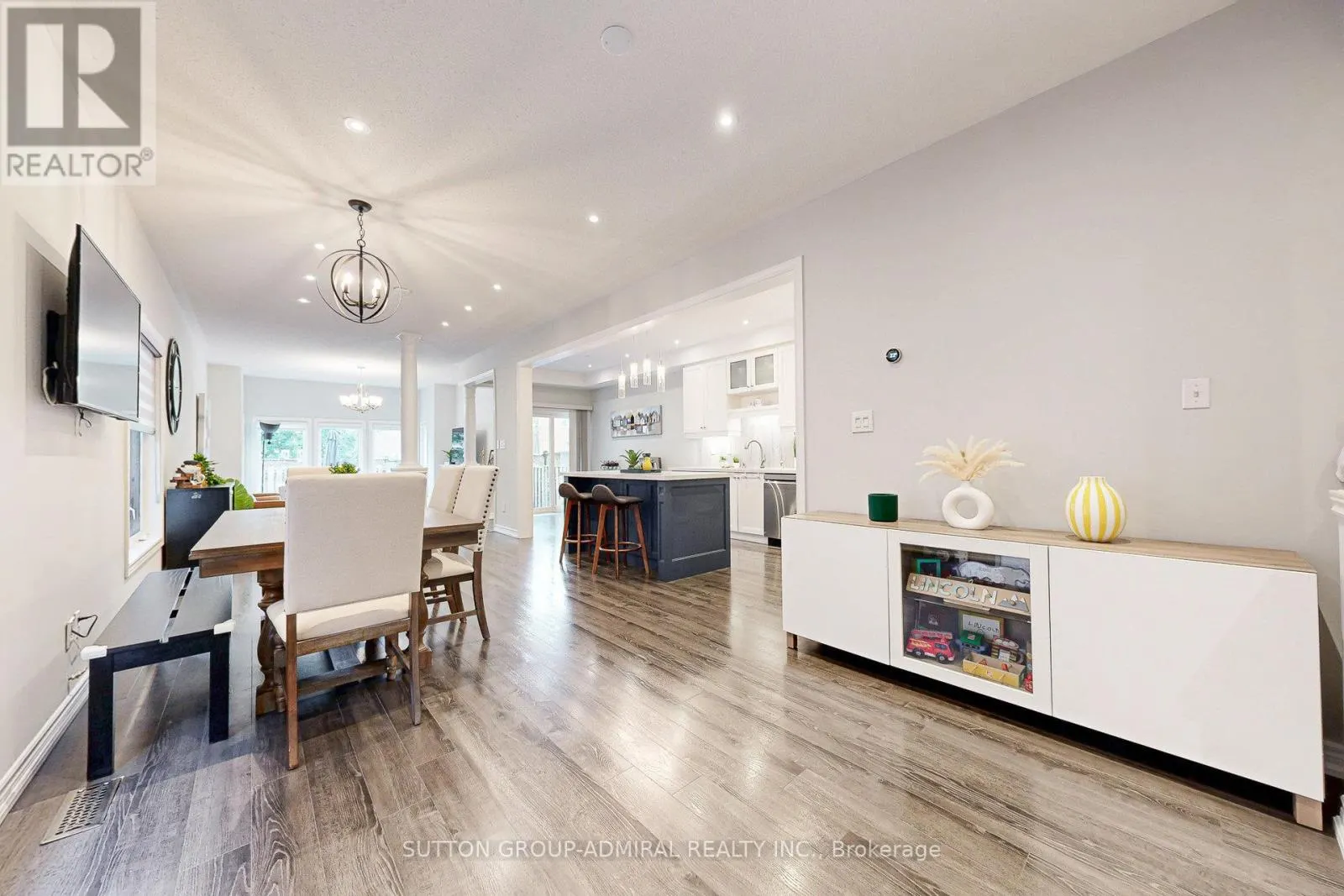 86 AUTUMN HILL BOULEVARD