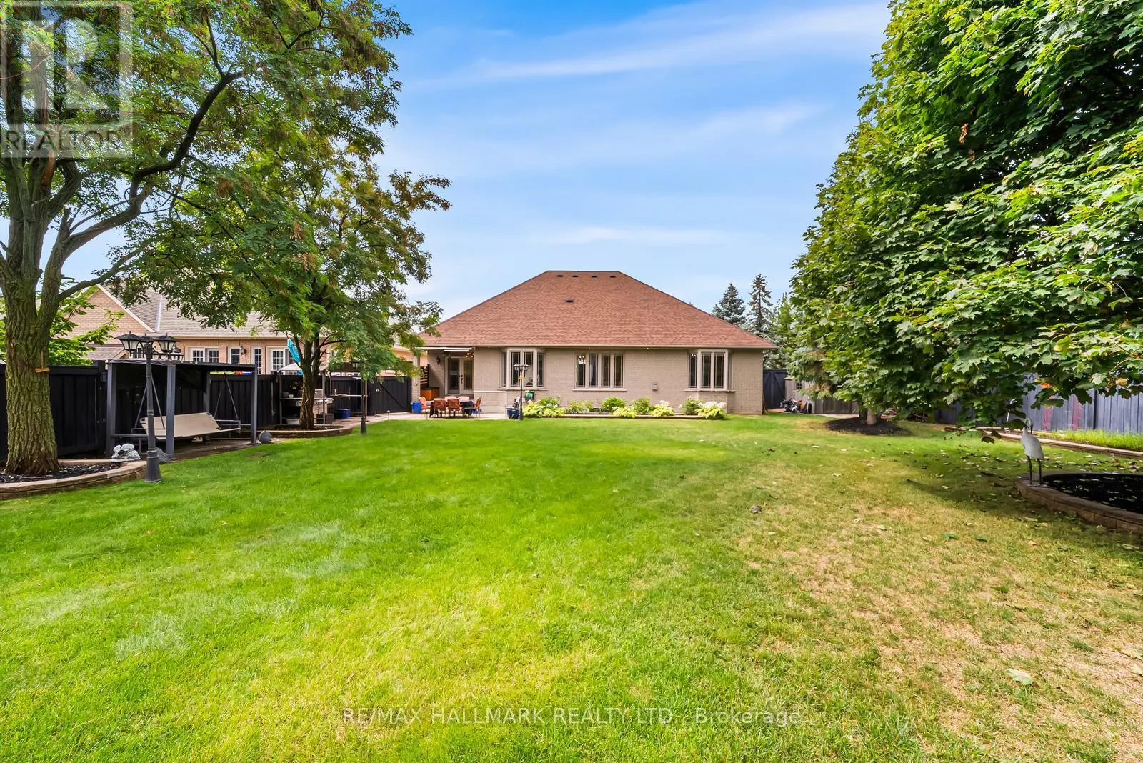 452 ATHABASCA DRIVE