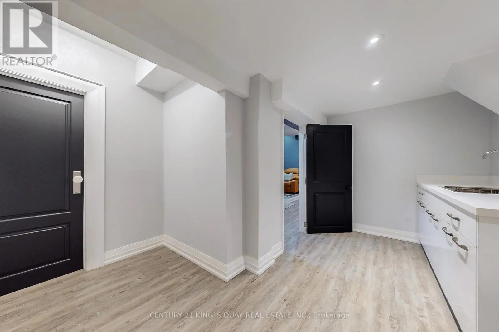 19 BLYTH STREET
