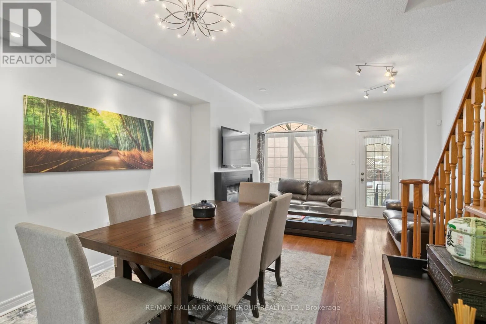 UNIT 10 - 38 HUNT AVENUE