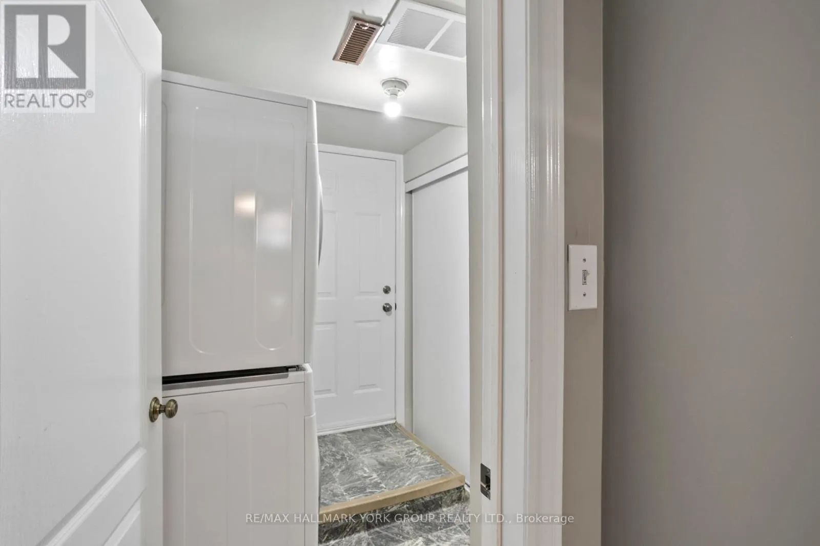 UNIT 10 - 38 HUNT AVENUE