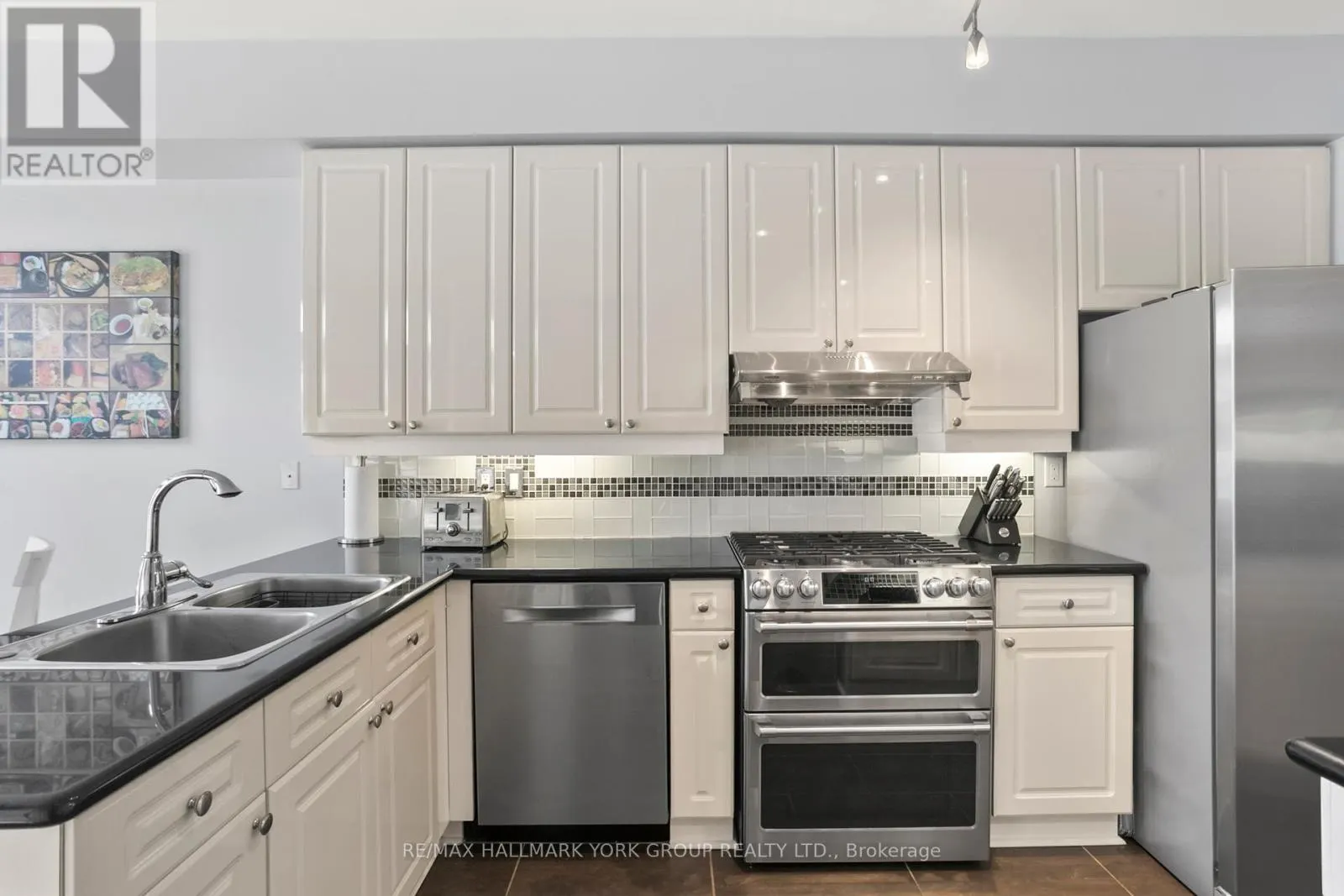 UNIT 10 - 38 HUNT AVENUE
