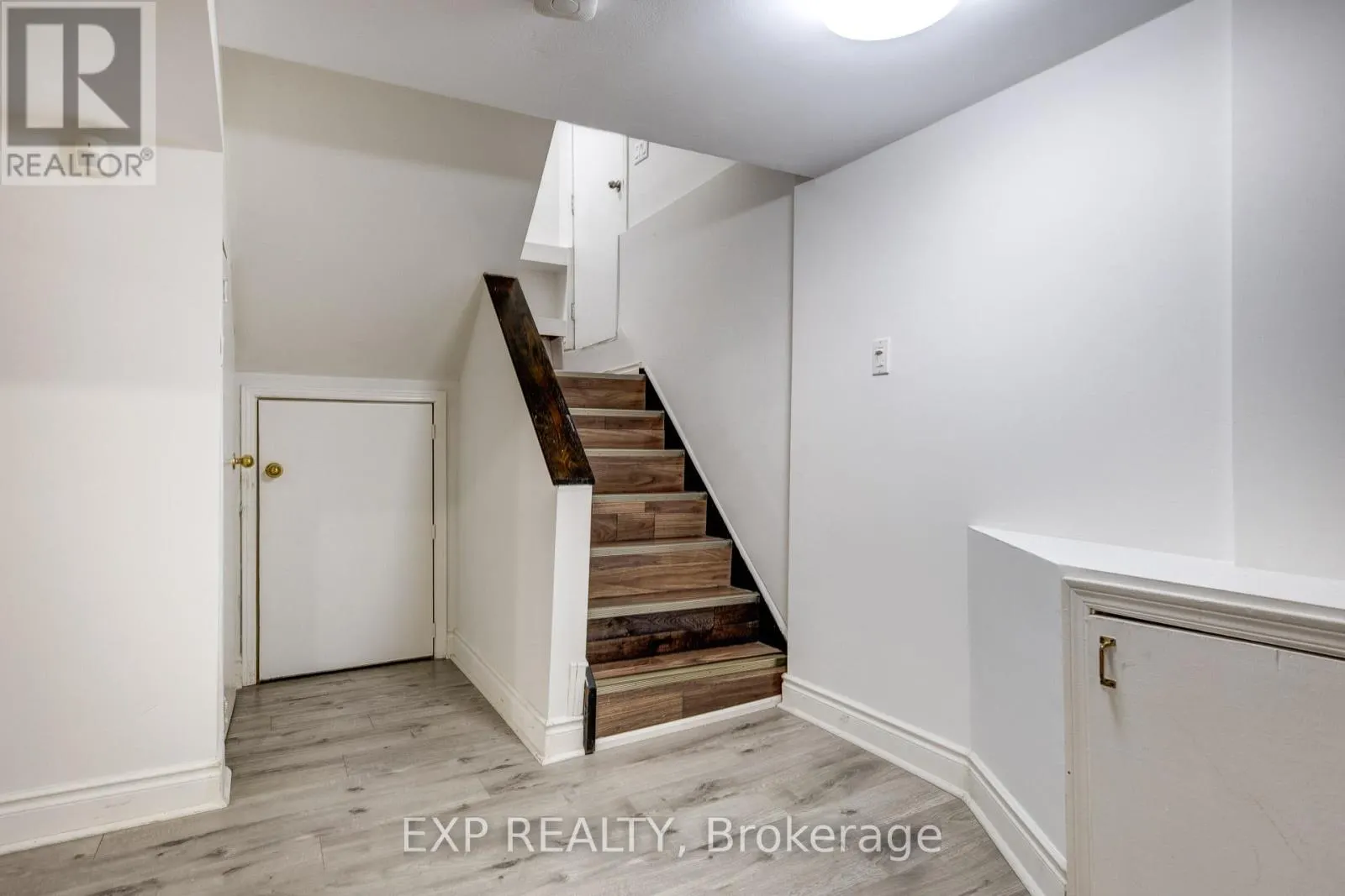158 MILLCROFT WAY