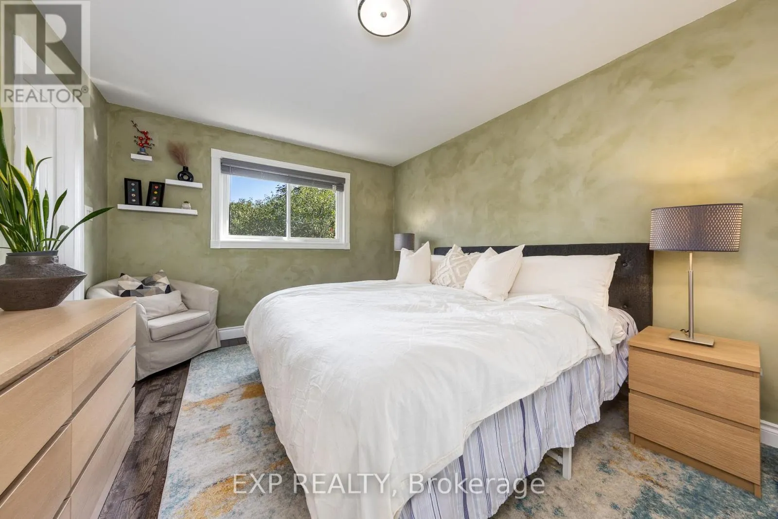158 MILLCROFT WAY