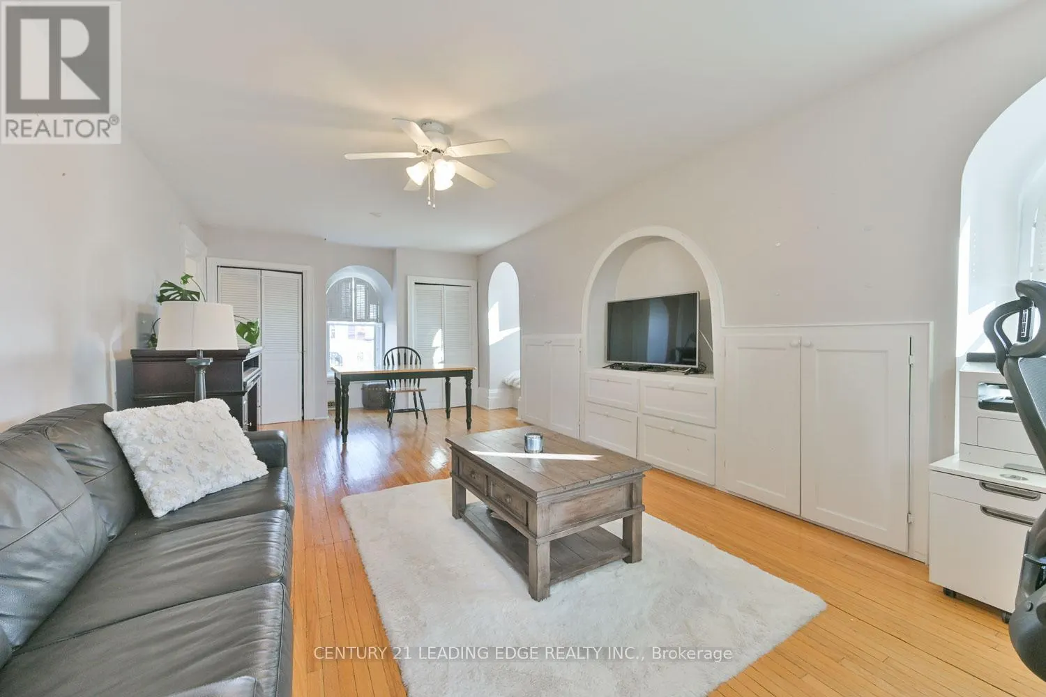 202 MAIN STREET N