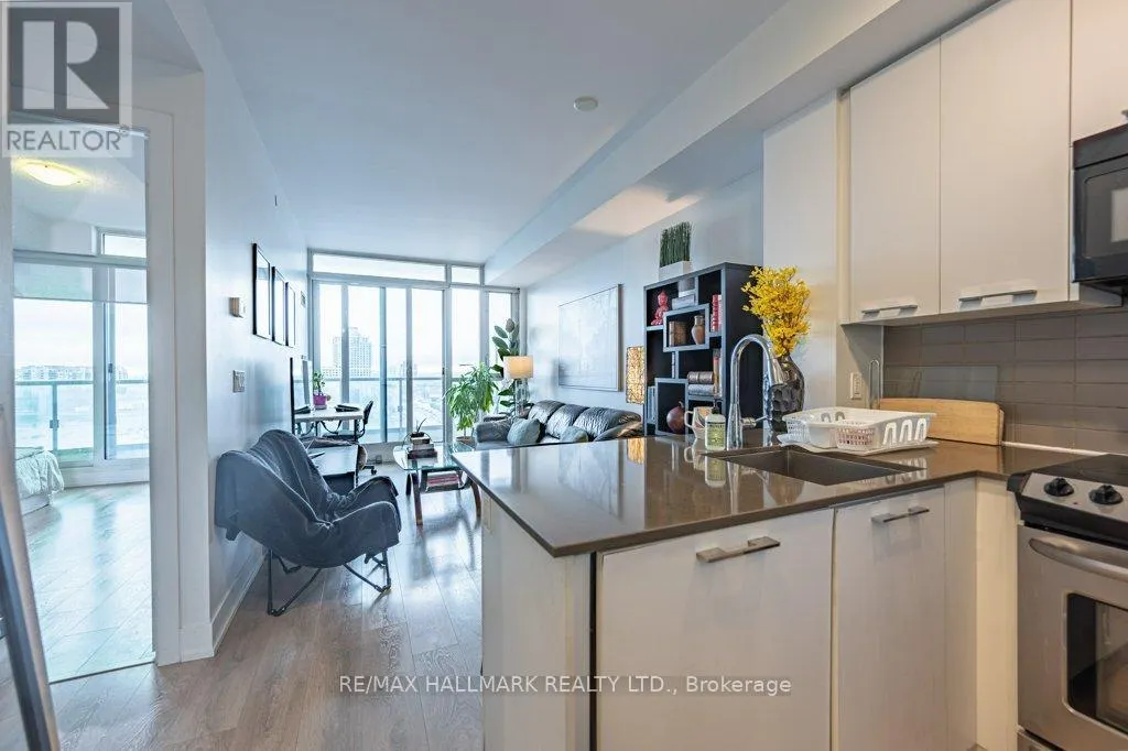 1220 - 9471 YONGE STREET