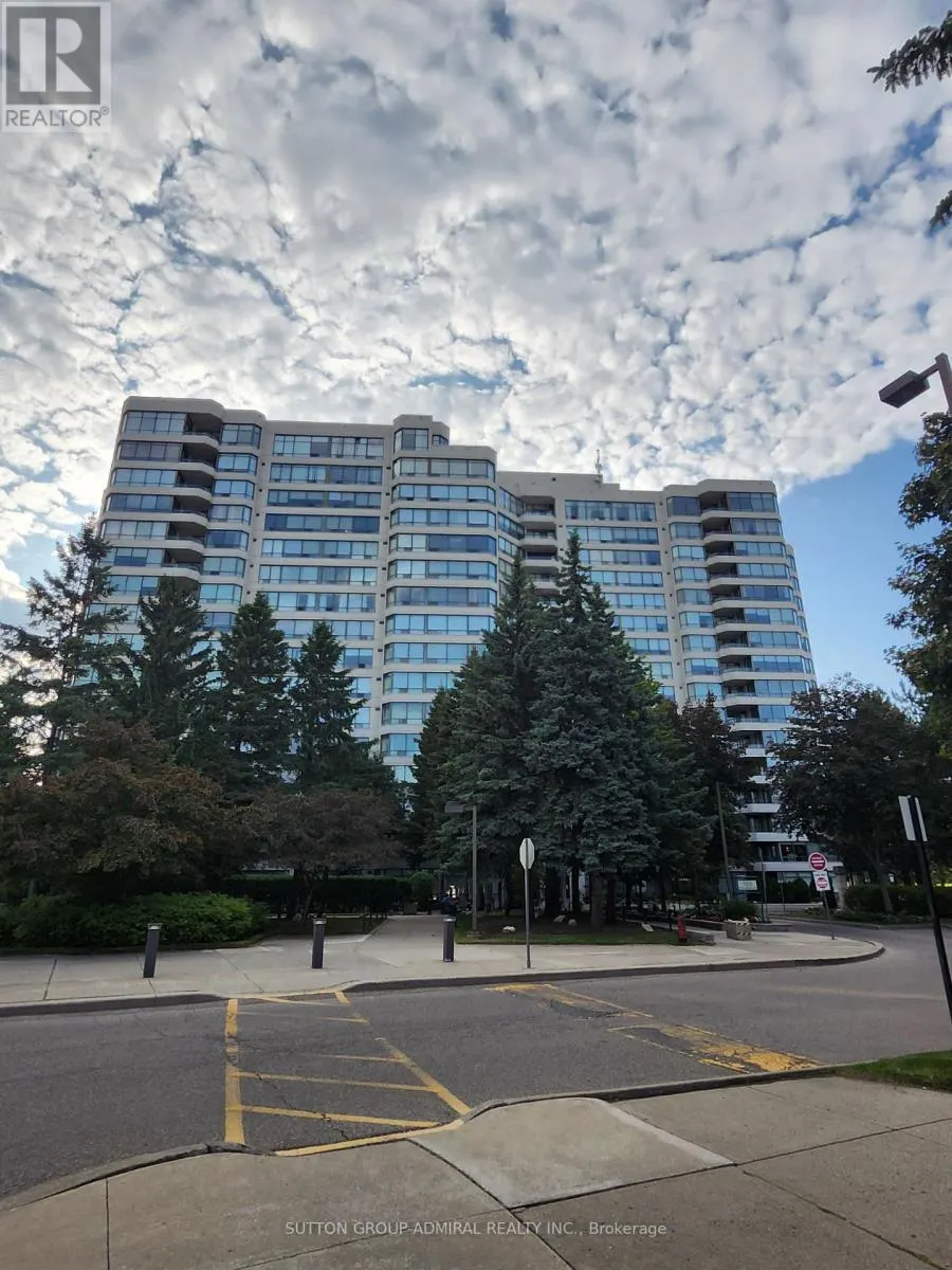 910 - 120 PROMENADE CIRCLE