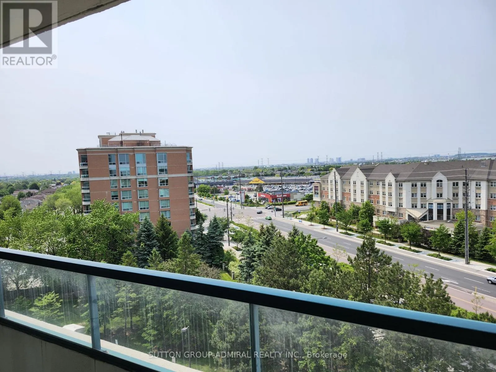 910 - 120 PROMENADE CIRCLE