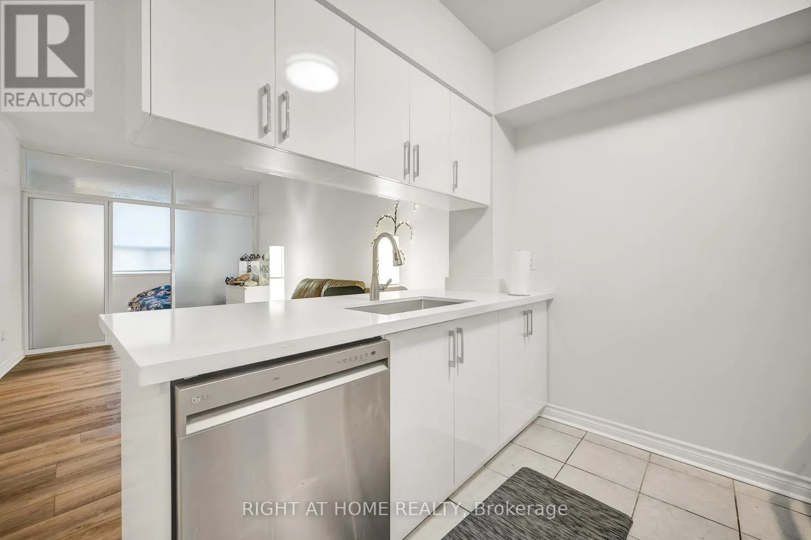 107A - 7398 YONGE STREET
