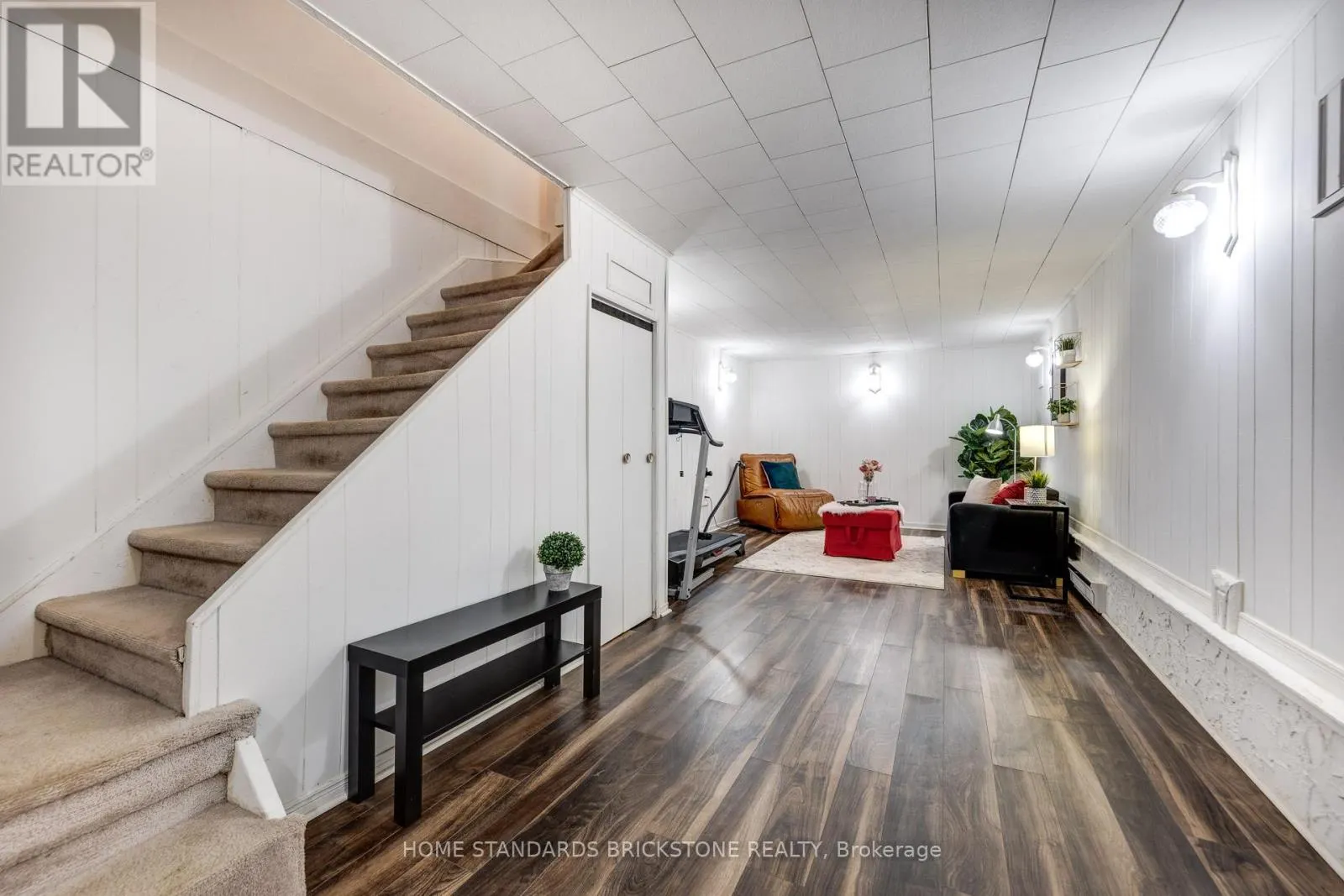 11 REITH WAY