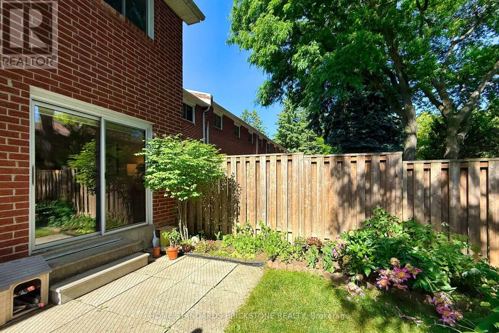 11 REITH WAY