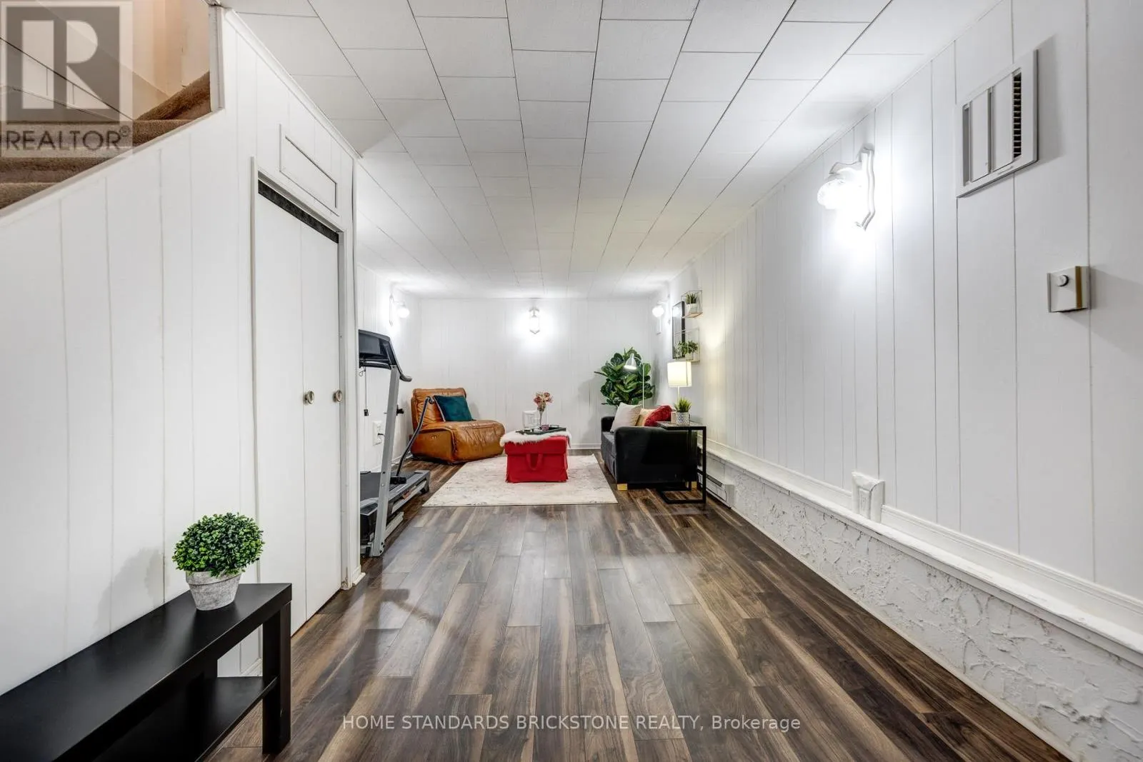 11 REITH WAY