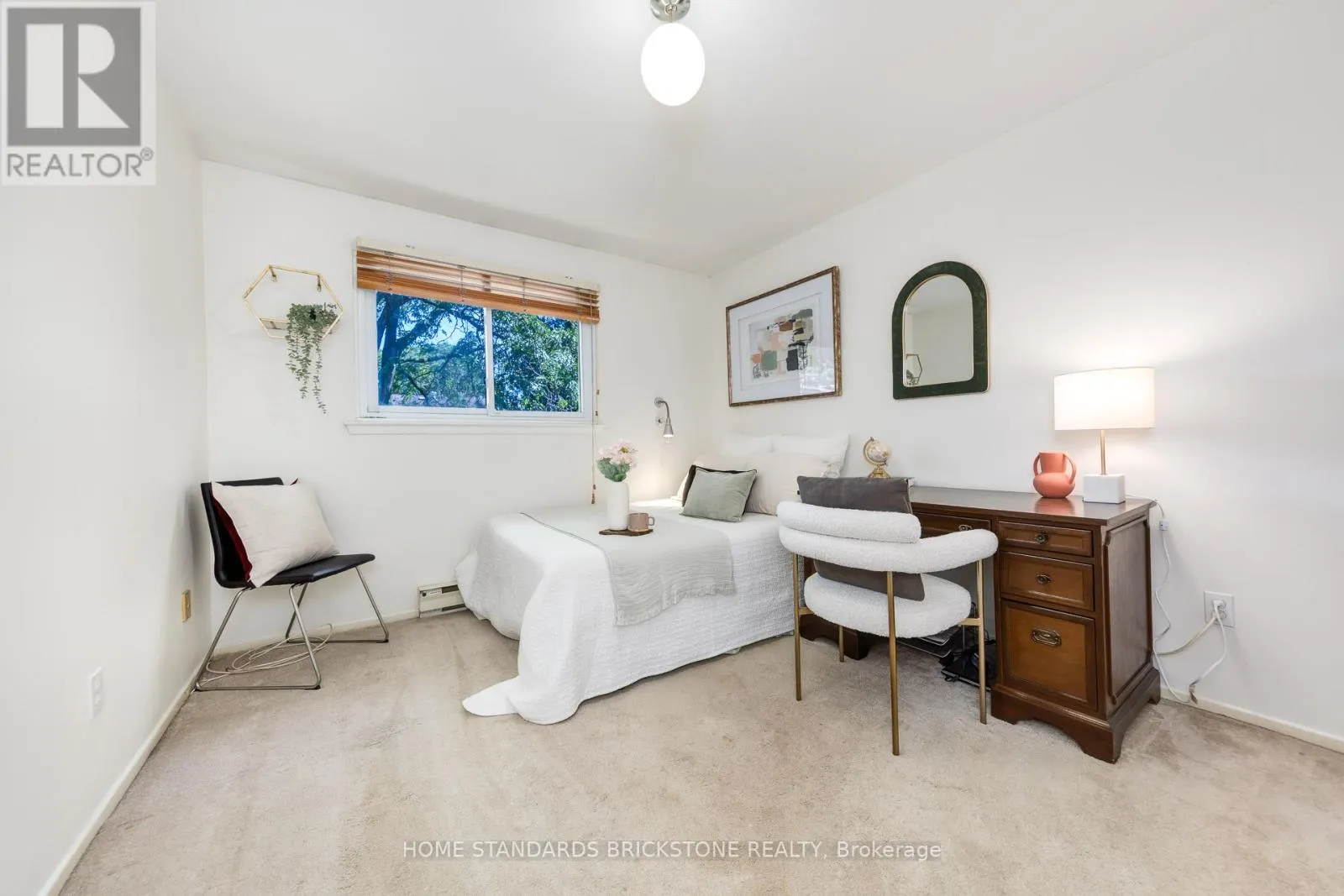 11 REITH WAY